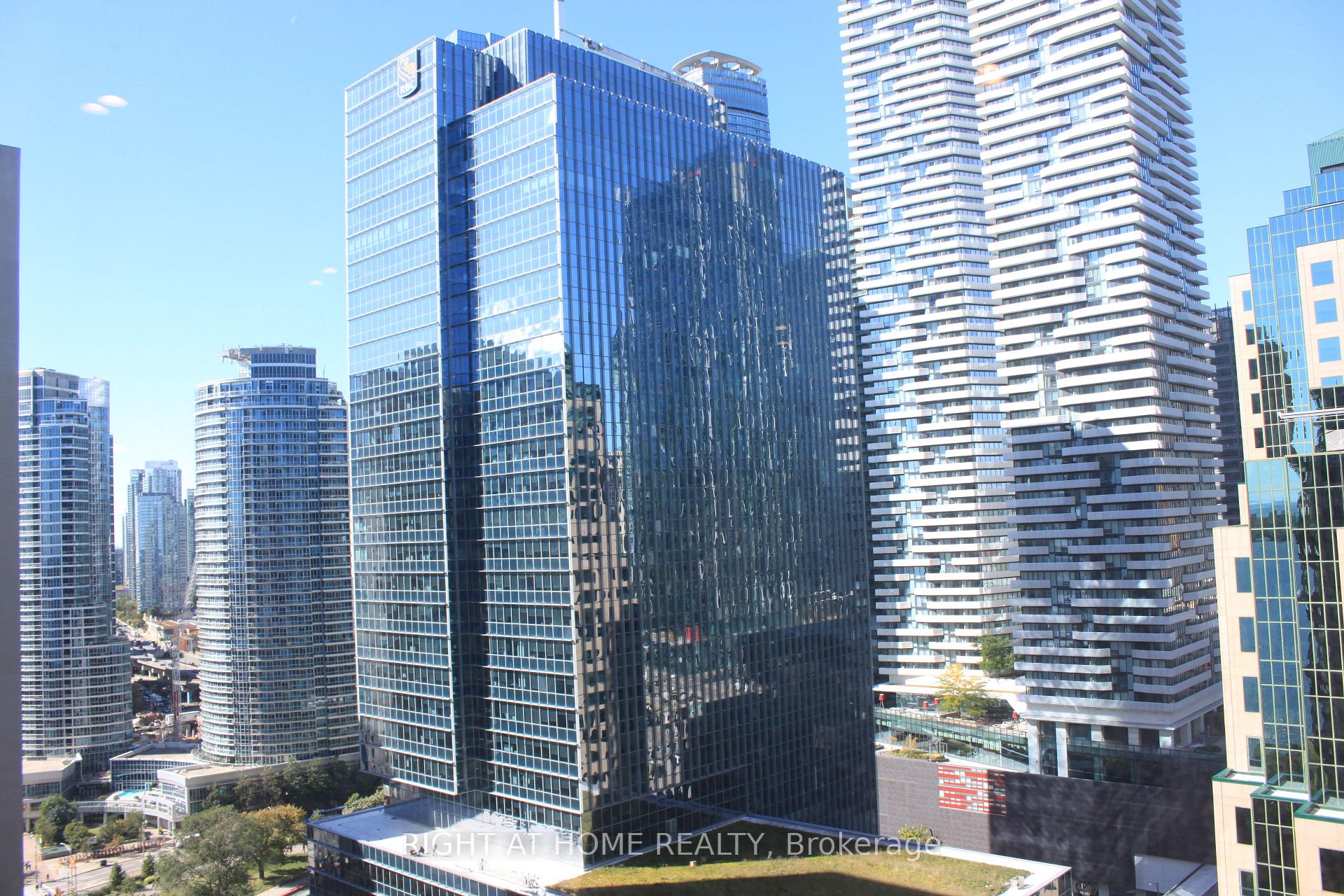 Photo 18 of Unit 2431, 33 Harbour Square, Toronto, Waterfront Communities — HOMEH