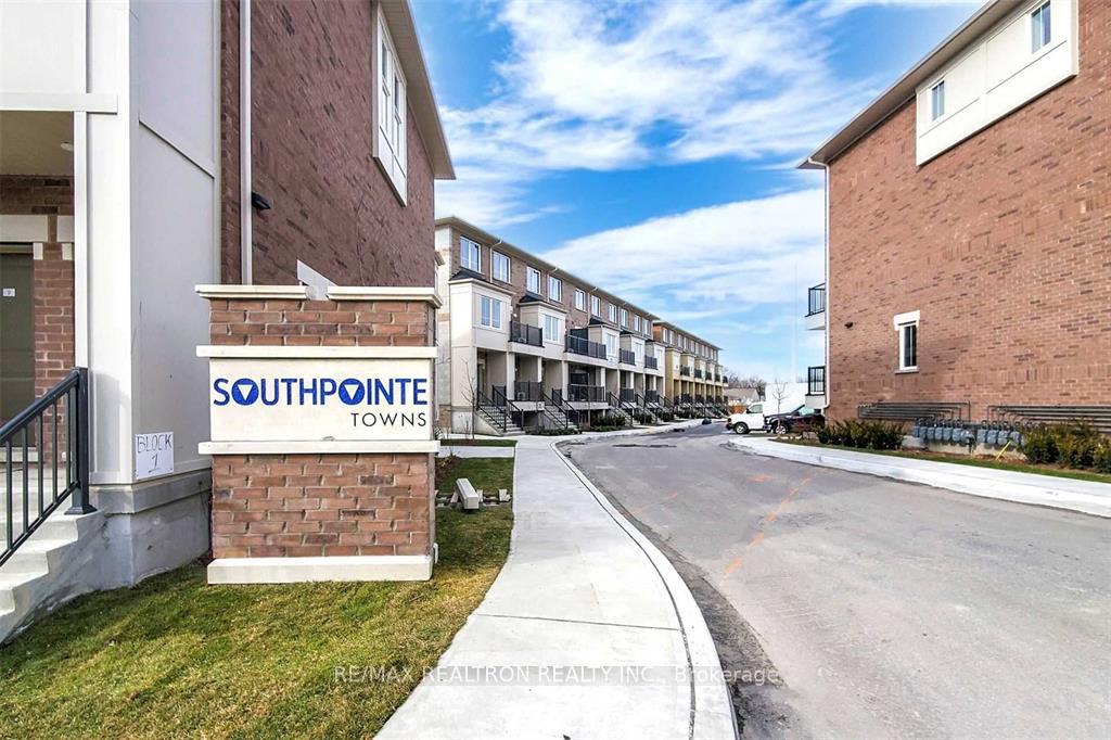 Photo 2 of Unit 19, 480 Beresford Path, Oshawa, Central — HOMEH