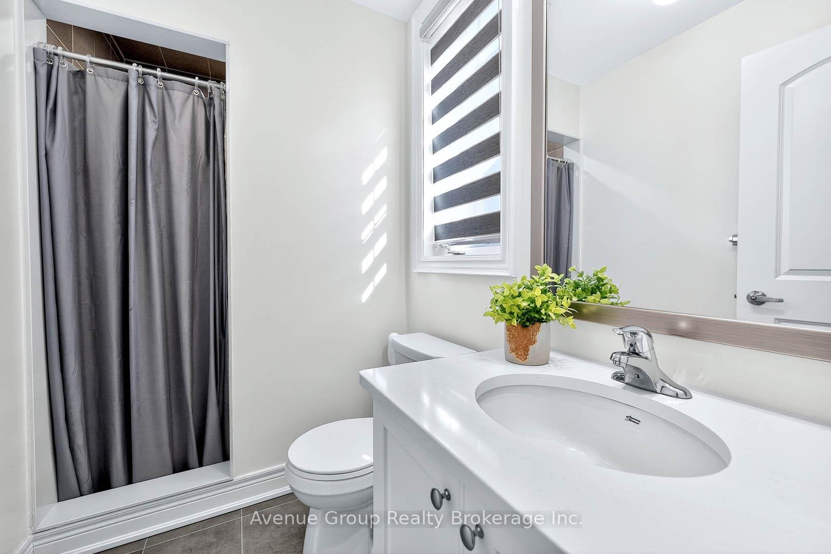 Photo 40 of 200 Farrell Road, Vaughan, Patterson — HOMEH