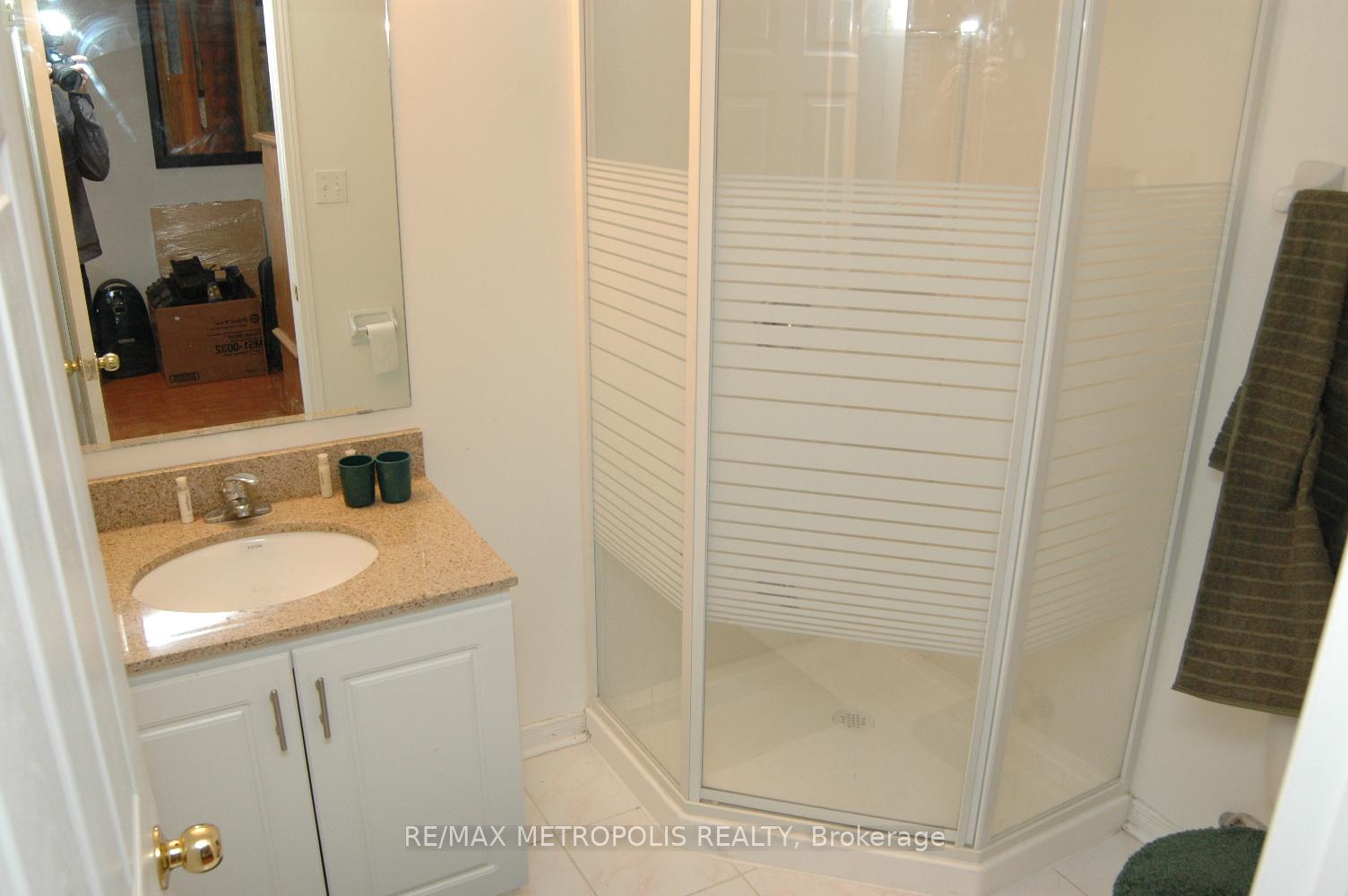 Photo 3 of Unit C17, 619 Wild Ginger Avenue, Waterloo, Erbsville/Laurelwood — HOMEH