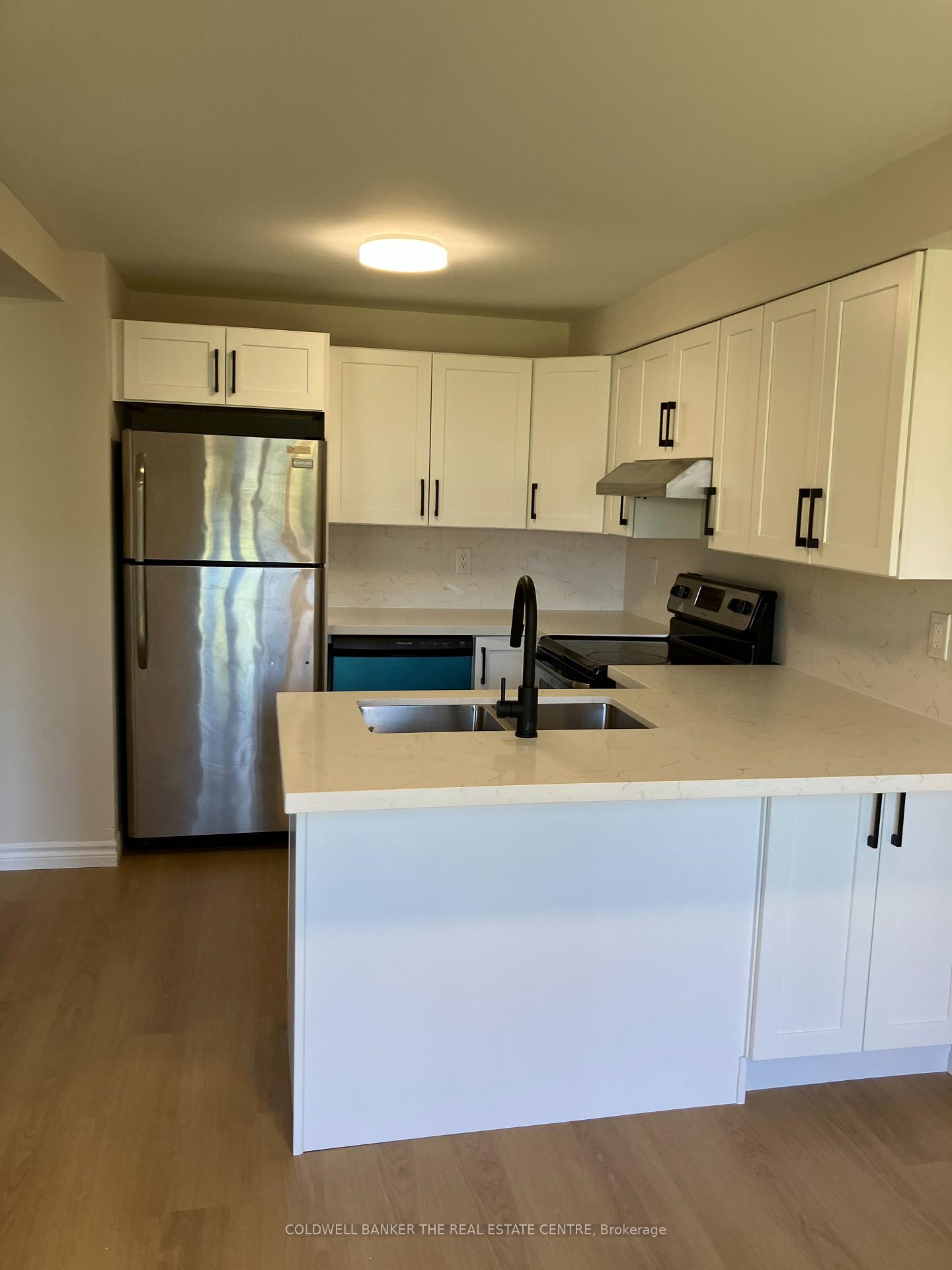 Photo 2 of 141 Black Cherry Crescent, Barrie, Holly — HOMEH