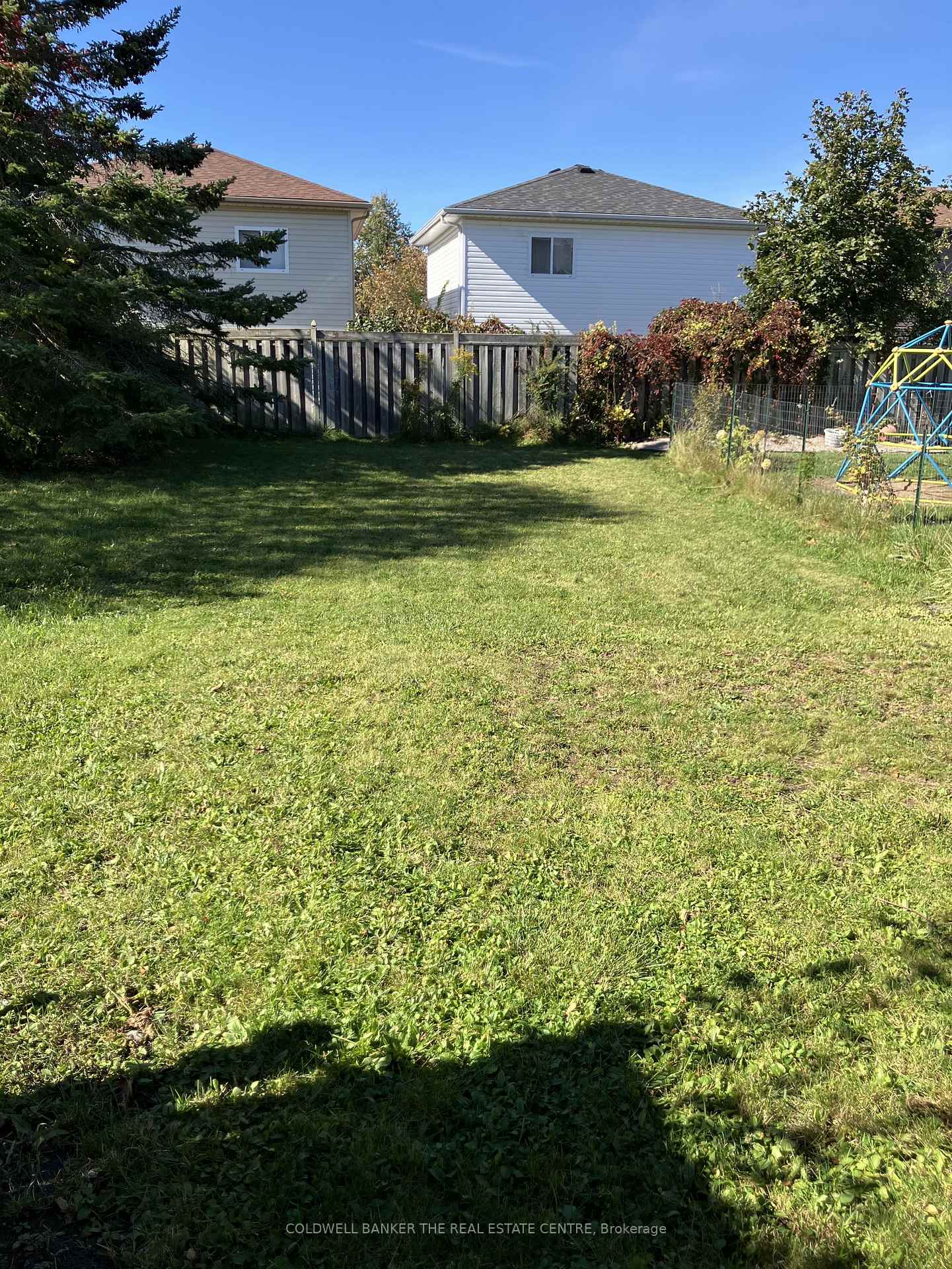 Photo 12 of 141 Black Cherry Crescent, Barrie, Holly — HOMEH