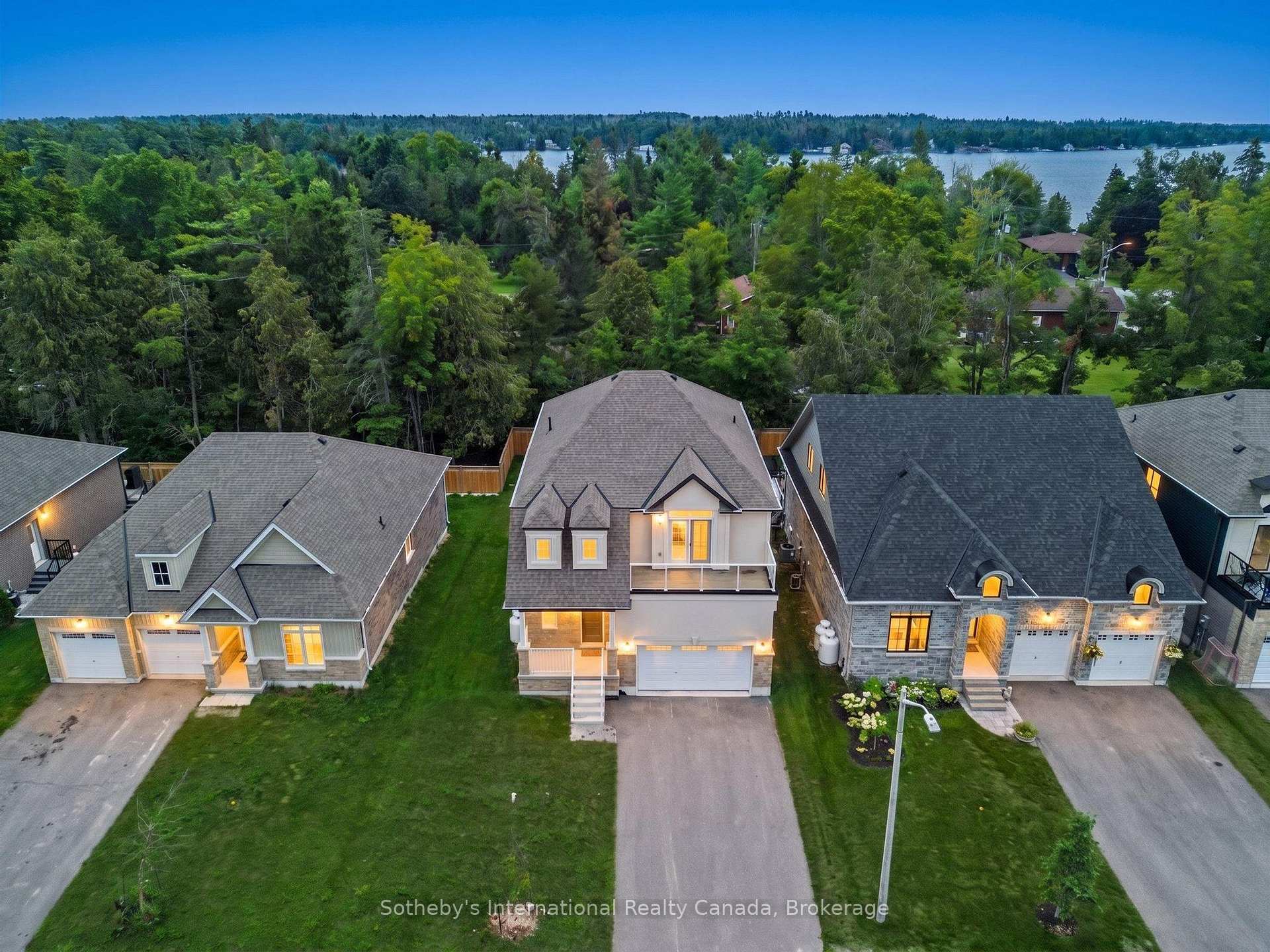 Photo 2 of 9 Hillcroft Way, Kawartha Lakes, Bobcaygeon — HOMEH