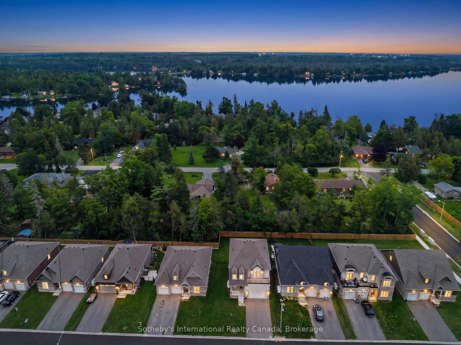 Photo 3 of 9 Hillcroft Way, Kawartha Lakes, Bobcaygeon — HOMEH