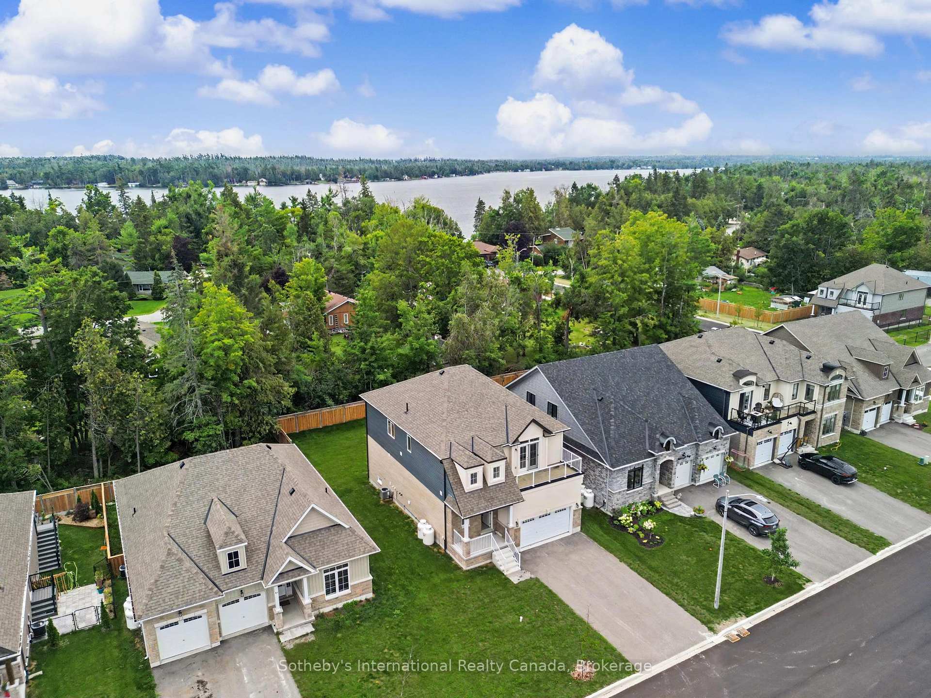 Photo 6 of 9 Hillcroft Way, Kawartha Lakes, Bobcaygeon — HOMEH