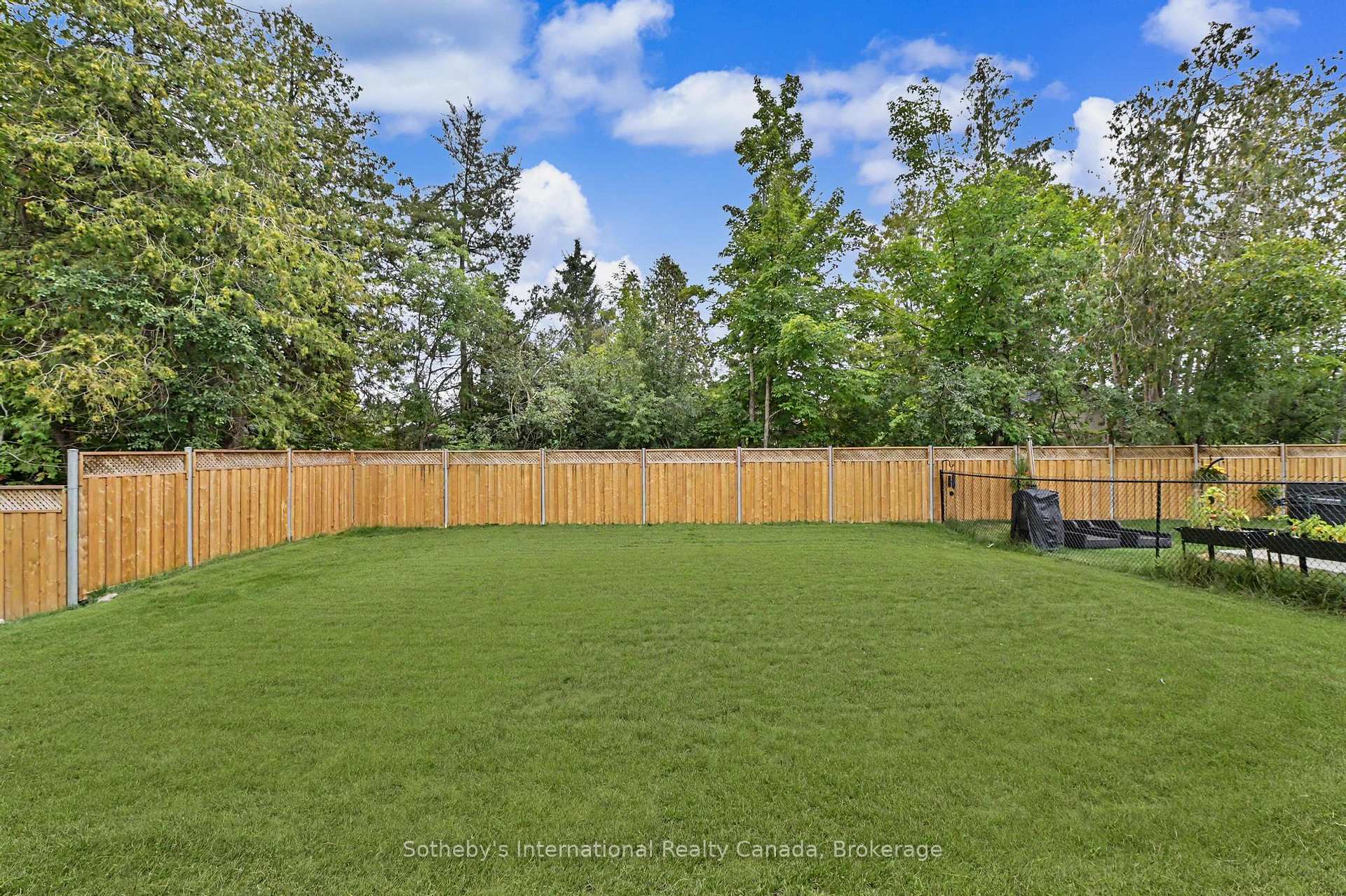 Photo 10 of 9 Hillcroft Way, Kawartha Lakes, Bobcaygeon — HOMEH