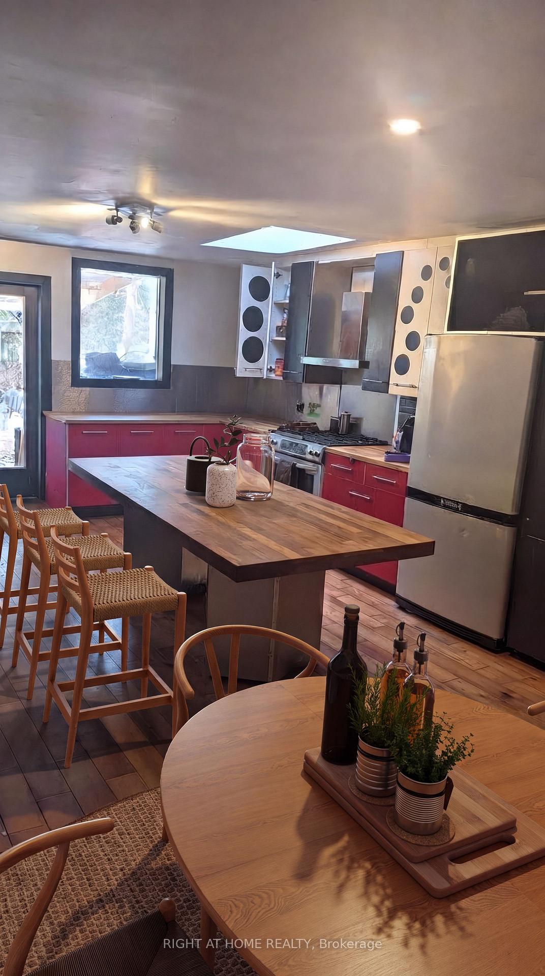 Photo 10 of 160 Rosemount Avenue, Toronto, Corso Italia-Davenport — HOMEH