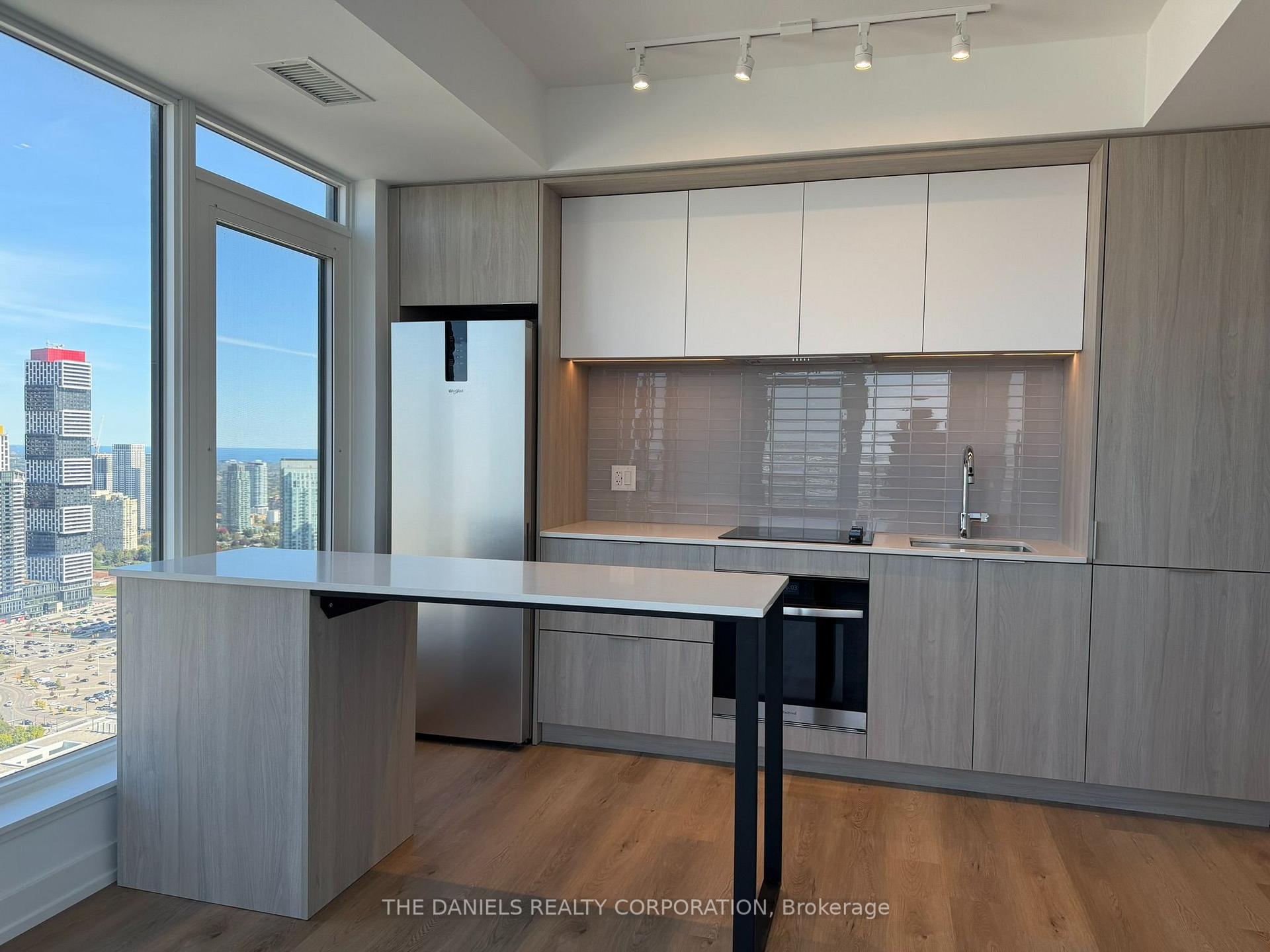 Photo 6 of Unit 4003, 395 Square One Drive, Mississauga, City Centre — HOMEH