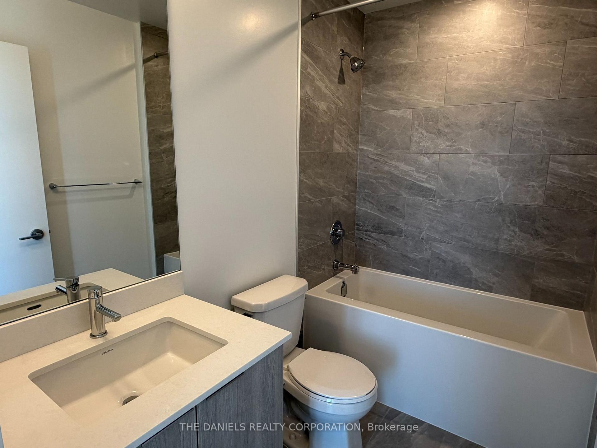 Photo 14 of Unit 4003, 395 Square One Drive, Mississauga, City Centre — HOMEH