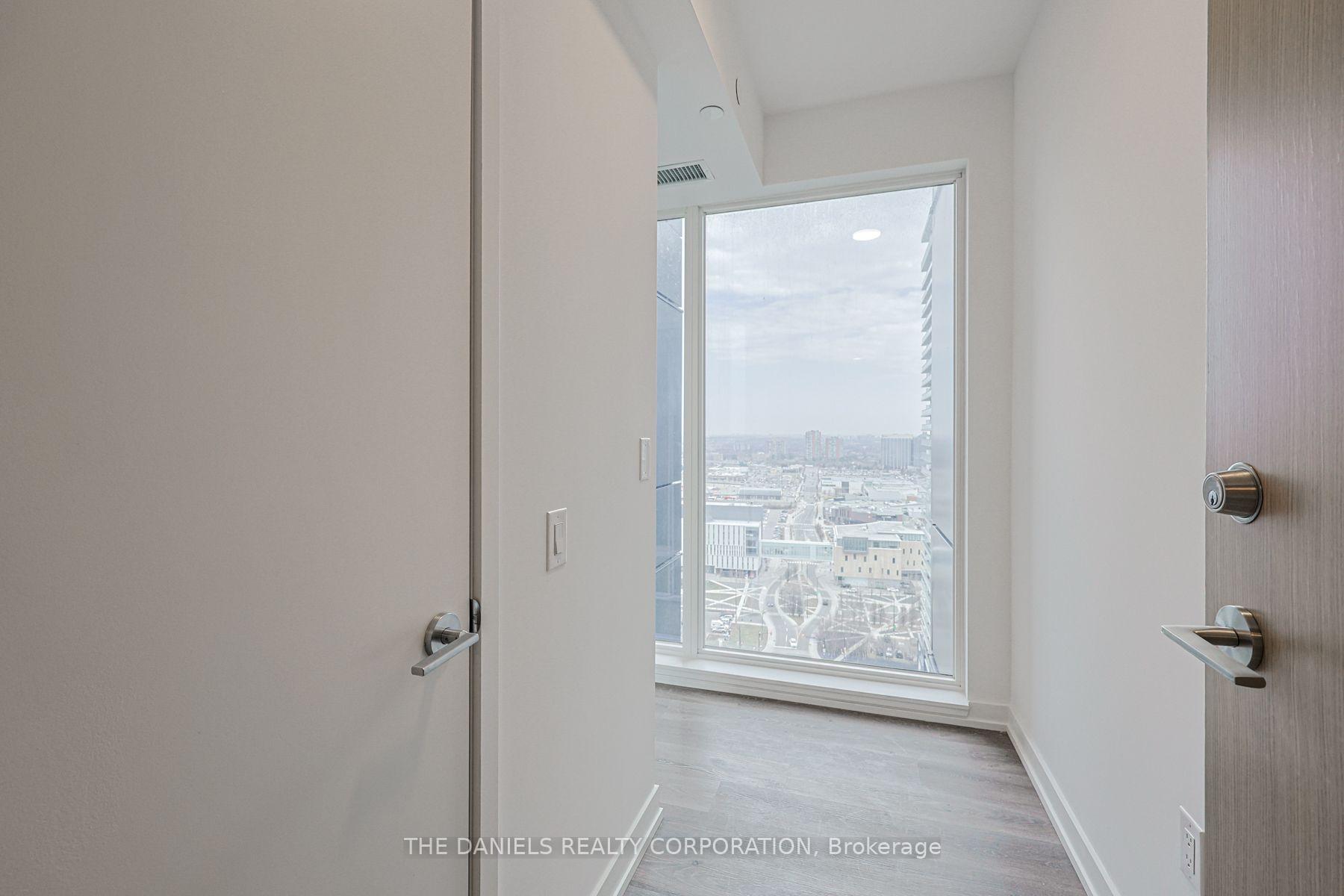 Photo 16 of Unit 4003, 395 Square One Drive, Mississauga, City Centre — HOMEH