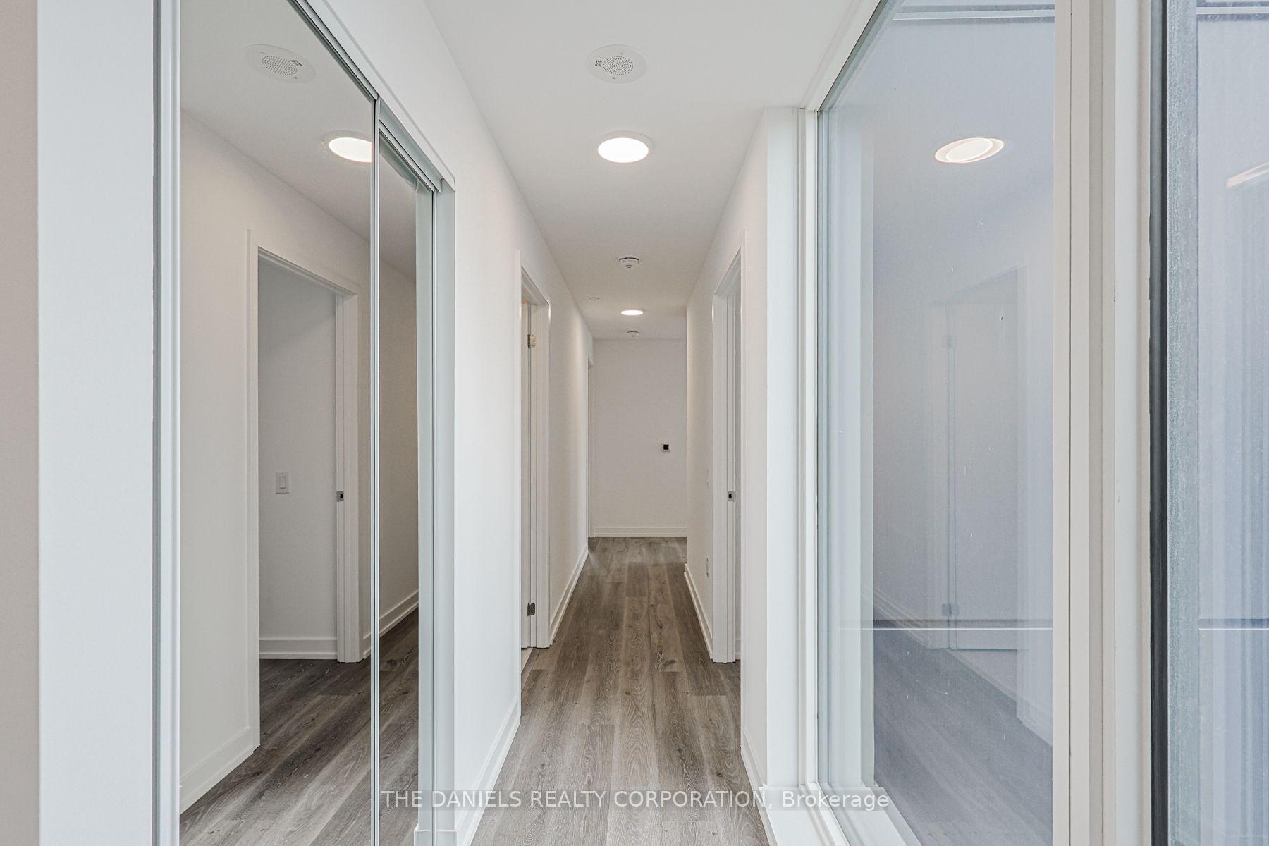 Photo 17 of Unit 4003, 395 Square One Drive, Mississauga, City Centre — HOMEH