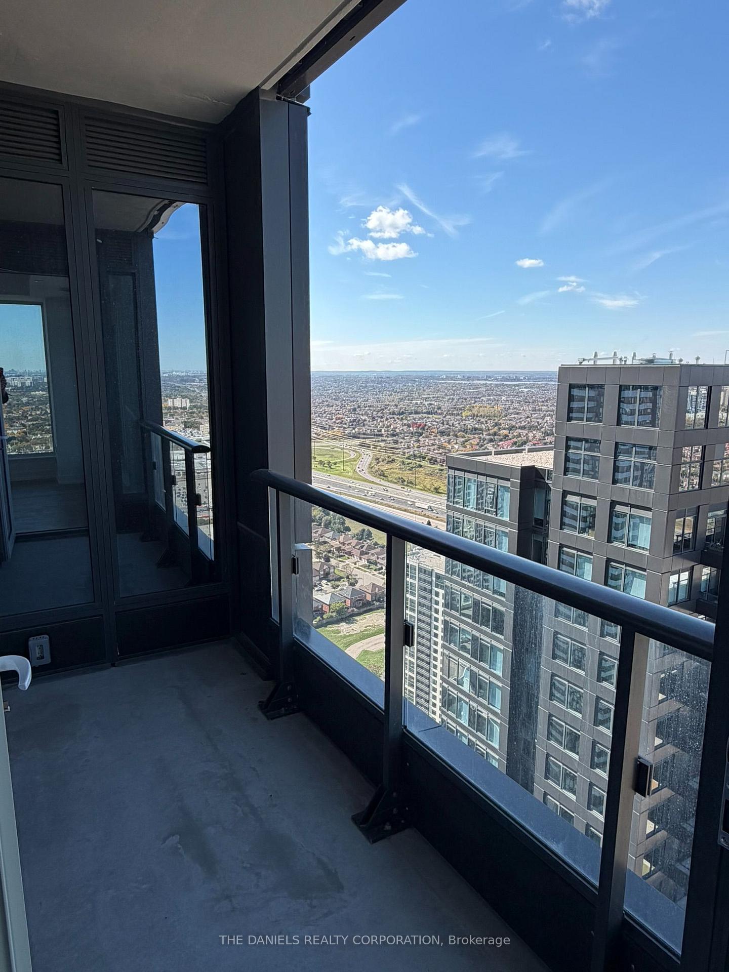 Photo 18 of Unit 4003, 395 Square One Drive, Mississauga, City Centre — HOMEH