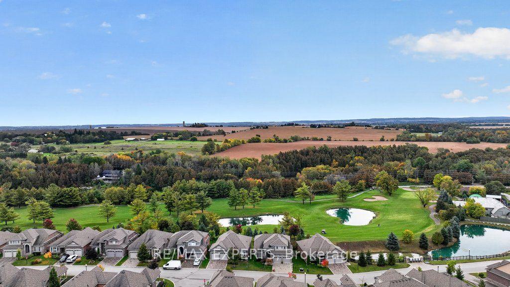 Photo 2 of Unit 15, 19 Westmount Drive, New Tecumseth, Alliston — HOMEH