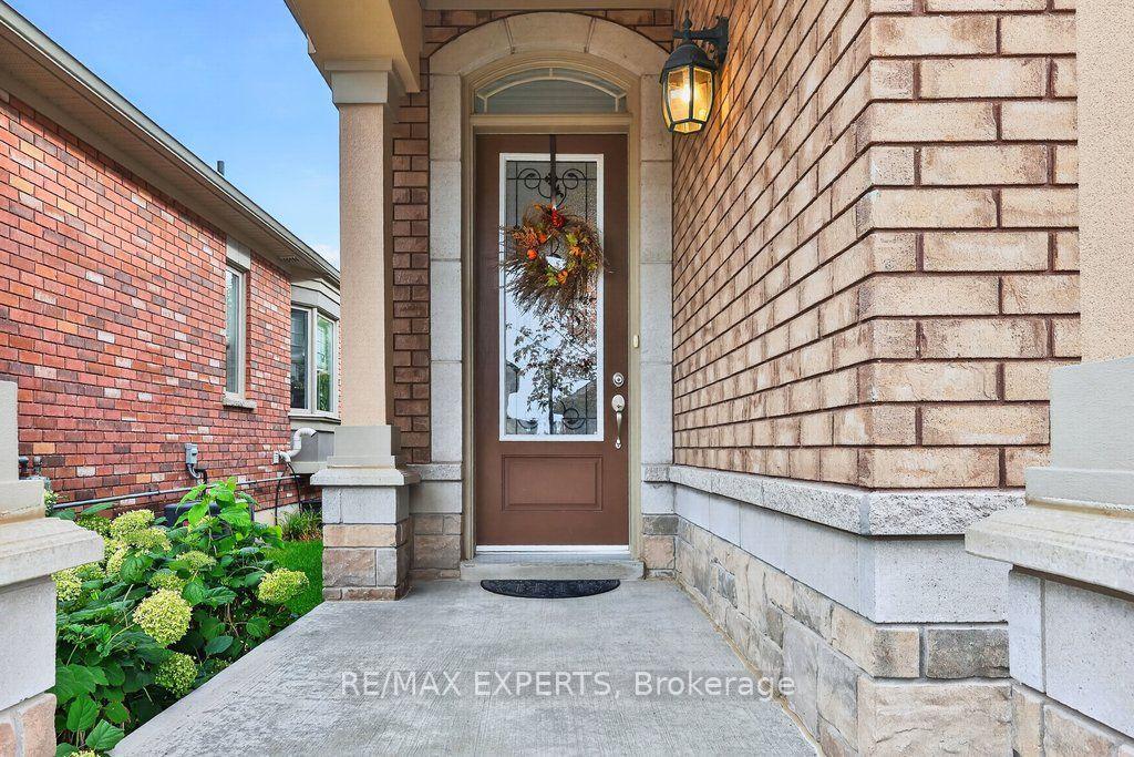 Photo 5 of Unit 15, 19 Westmount Drive, New Tecumseth, Alliston — HOMEH