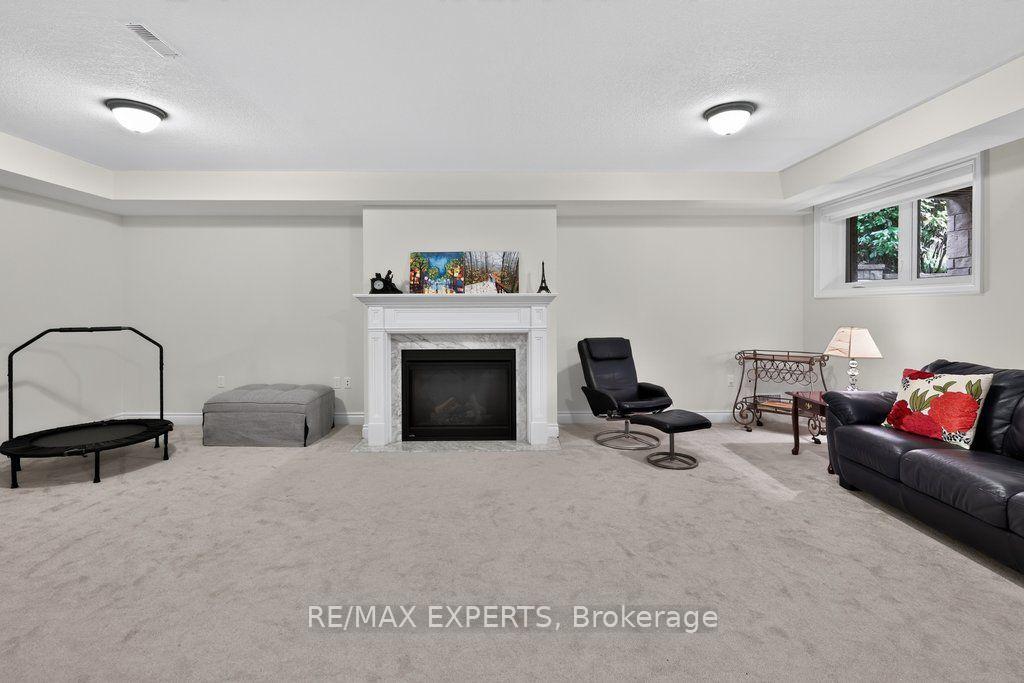 Photo 26 of Unit 15, 19 Westmount Drive, New Tecumseth, Alliston — HOMEH