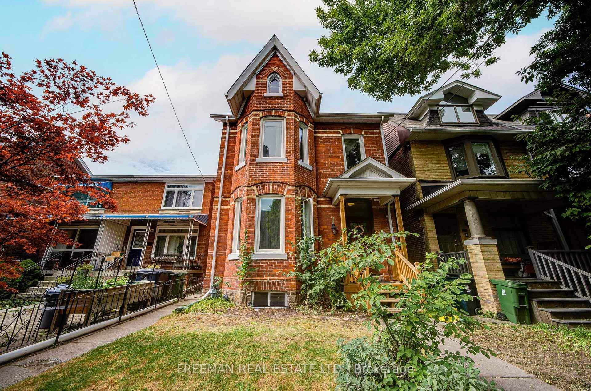 Photo 2 of 756 Euclid Avenue, Toronto, The Annex — HOMEH