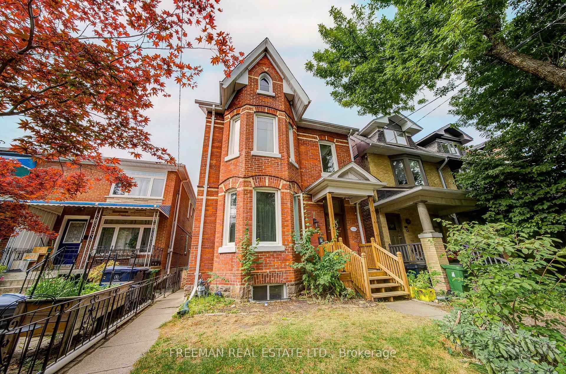 Photo 3 of 756 Euclid Avenue, Toronto, The Annex — HOMEH