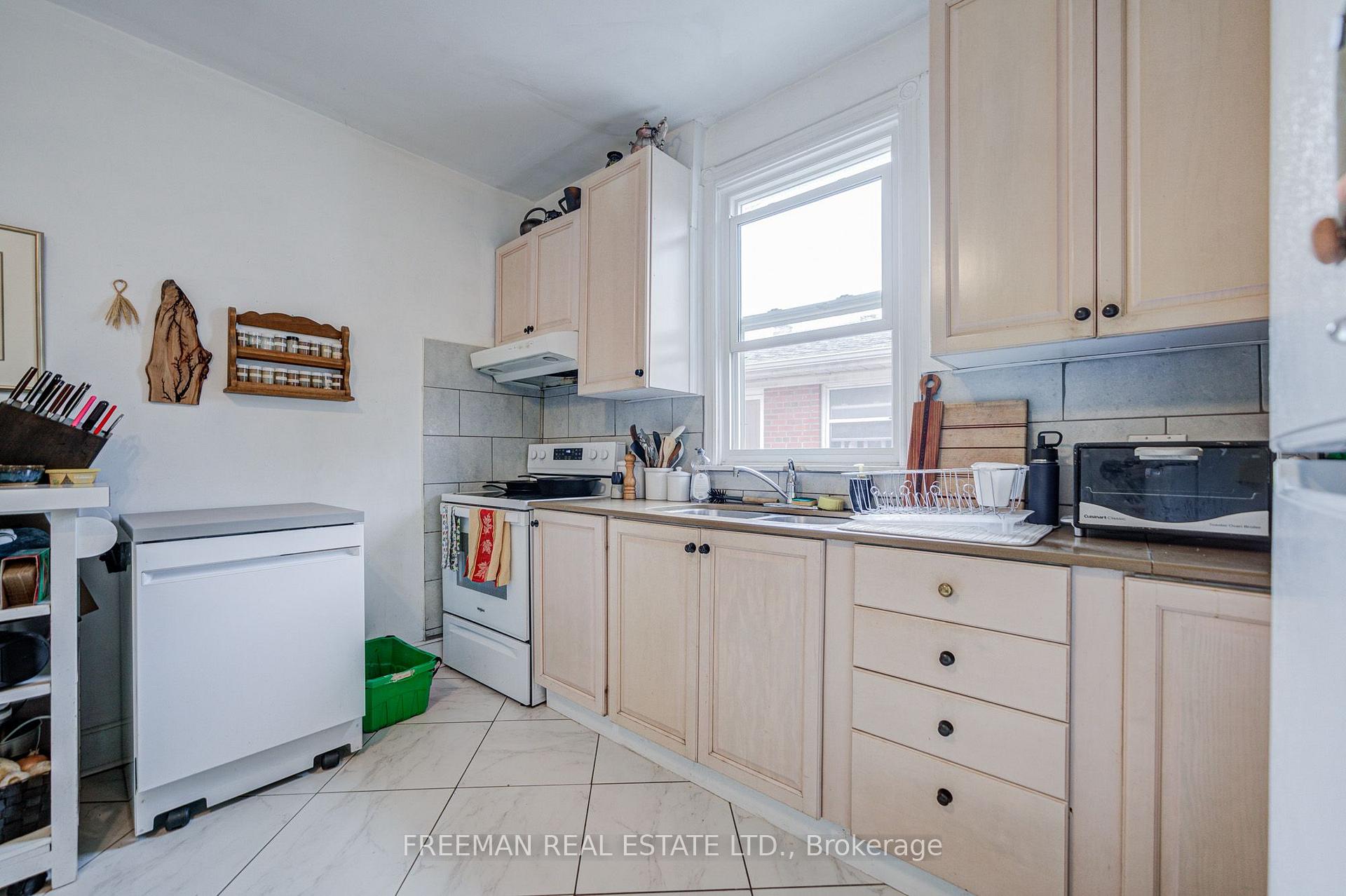 Photo 21 of 756 Euclid Avenue, Toronto, The Annex — HOMEH