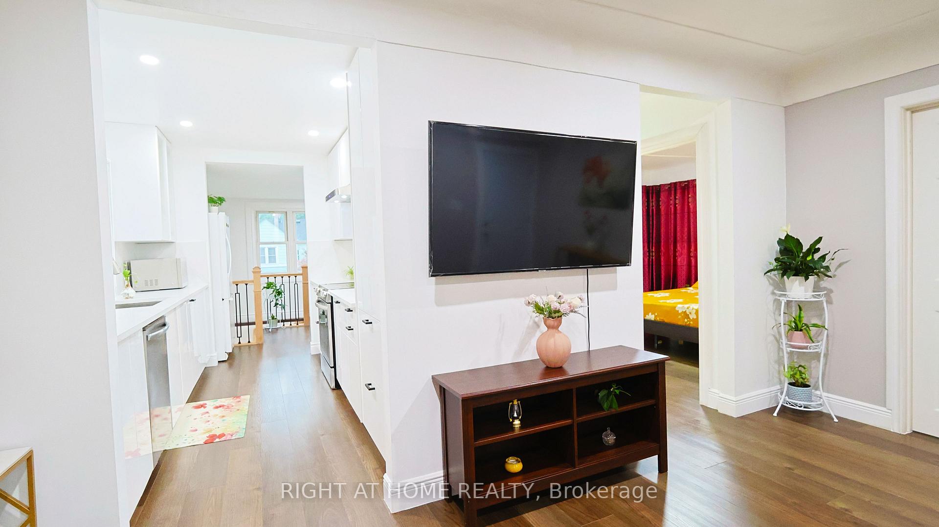 Photo 10 of 82 Normanhurst Avenue, Hamilton, Normanhurst — HOMEH