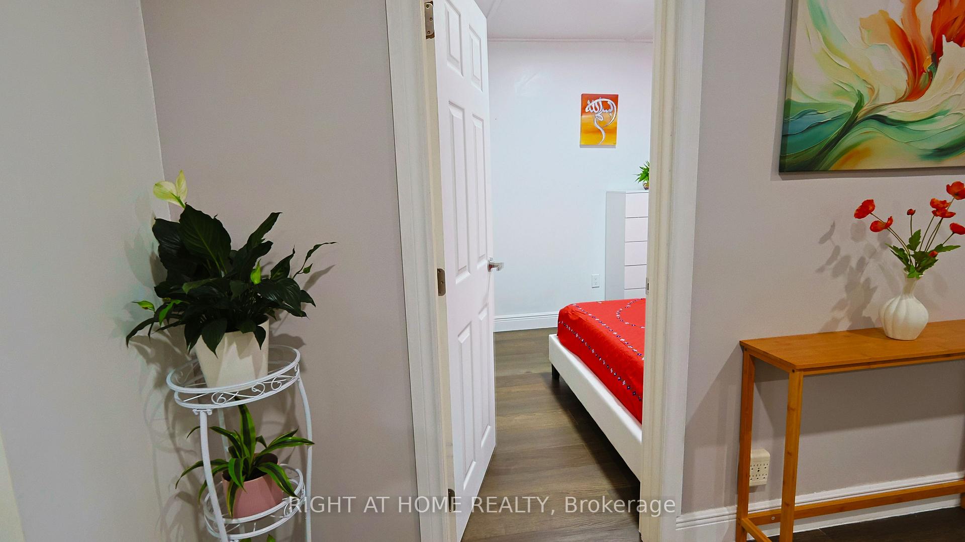 Photo 11 of 82 Normanhurst Avenue, Hamilton, Normanhurst — HOMEH