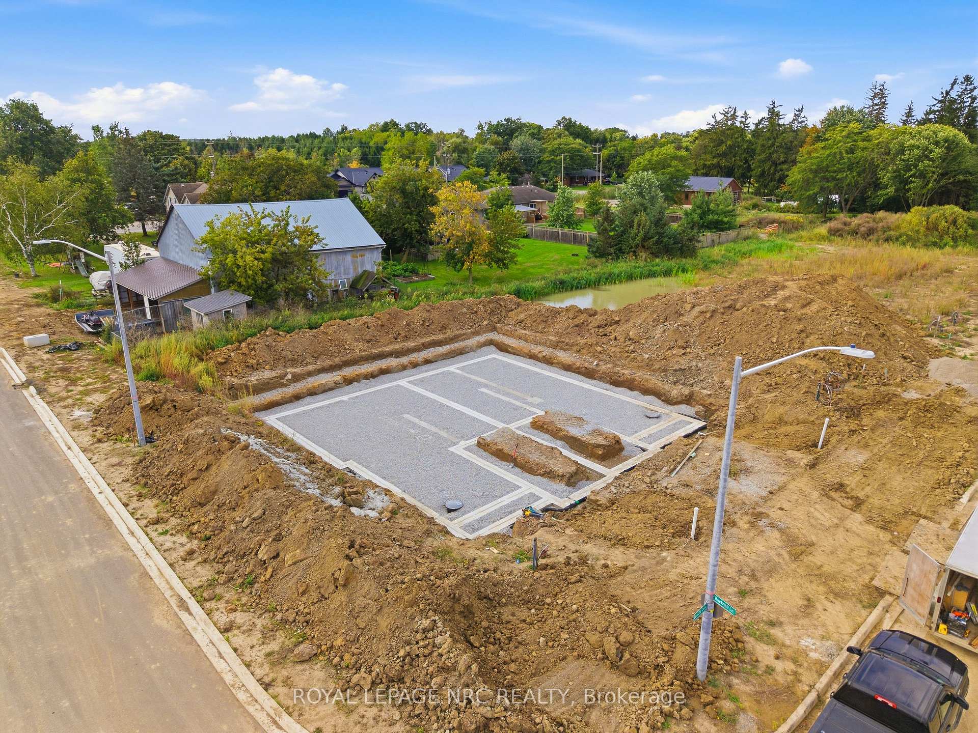 Photo 12 of 4070 Deroche Crescent, Lincoln, Beamsville — HOMEH