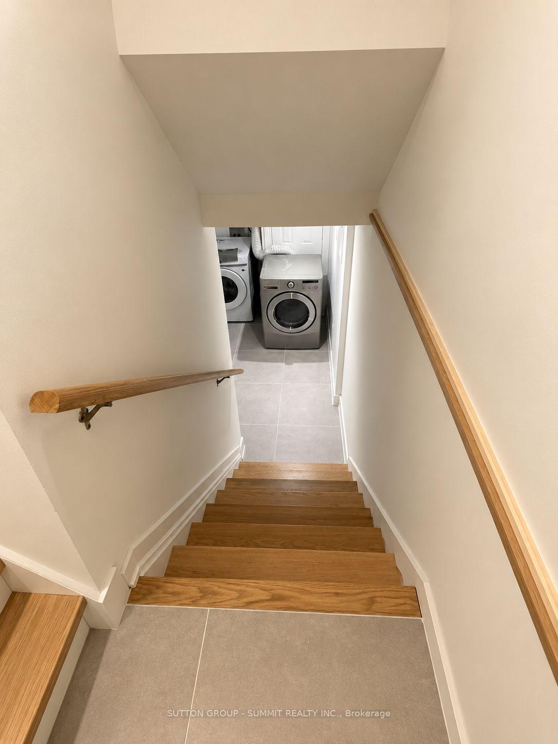 Photo 12 of 9 Grenadier Drive, Hamilton, Huntington — HOMEH