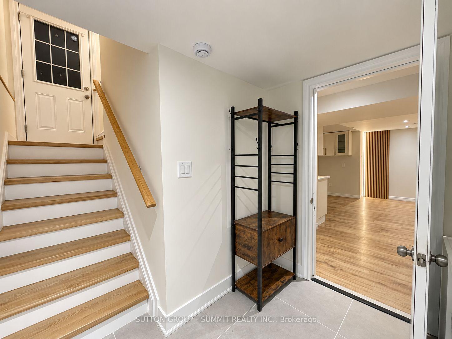 Photo 13 of 9 Grenadier Drive, Hamilton, Huntington — HOMEH