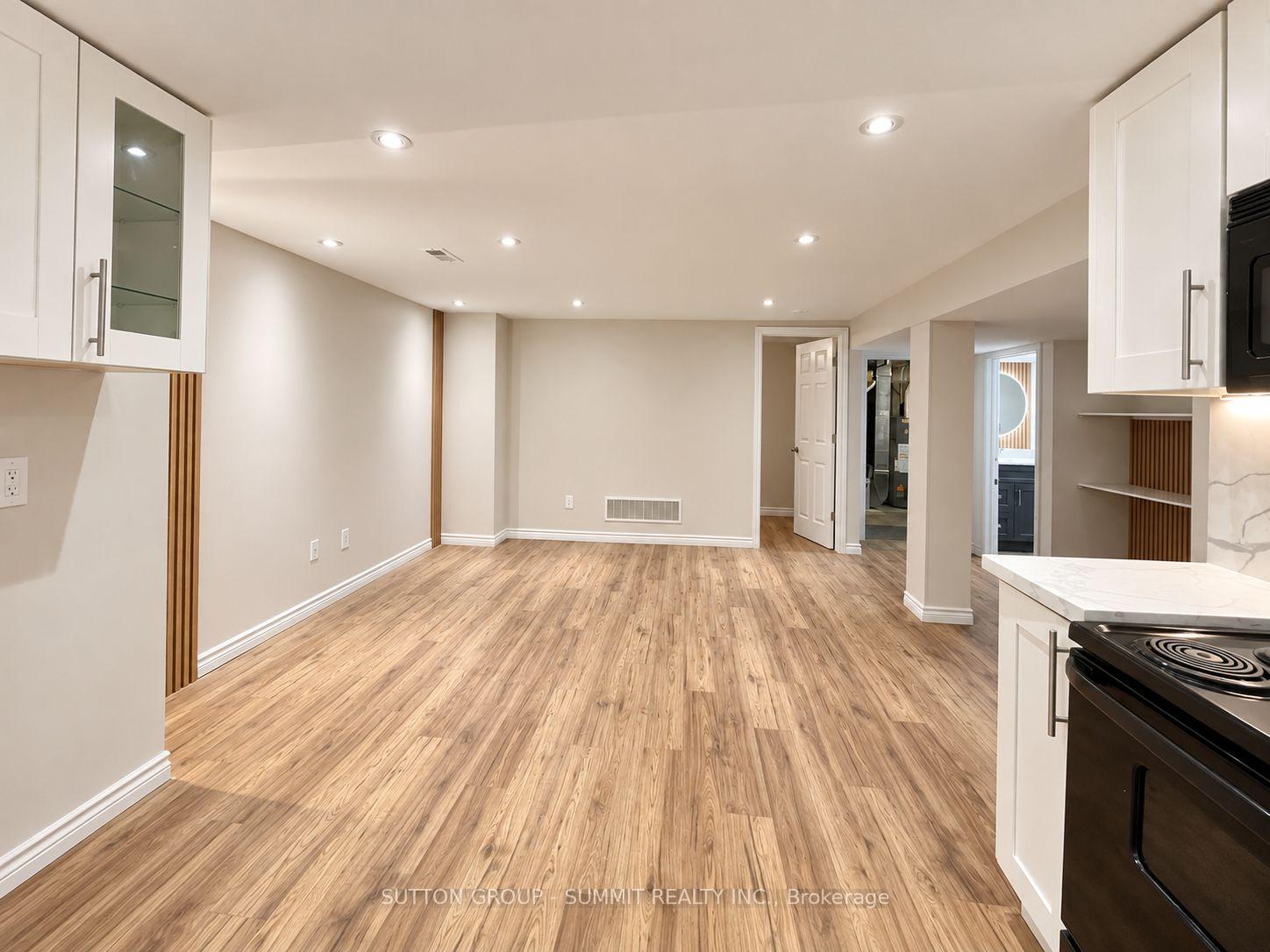 Photo 16 of 9 Grenadier Drive, Hamilton, Huntington — HOMEH