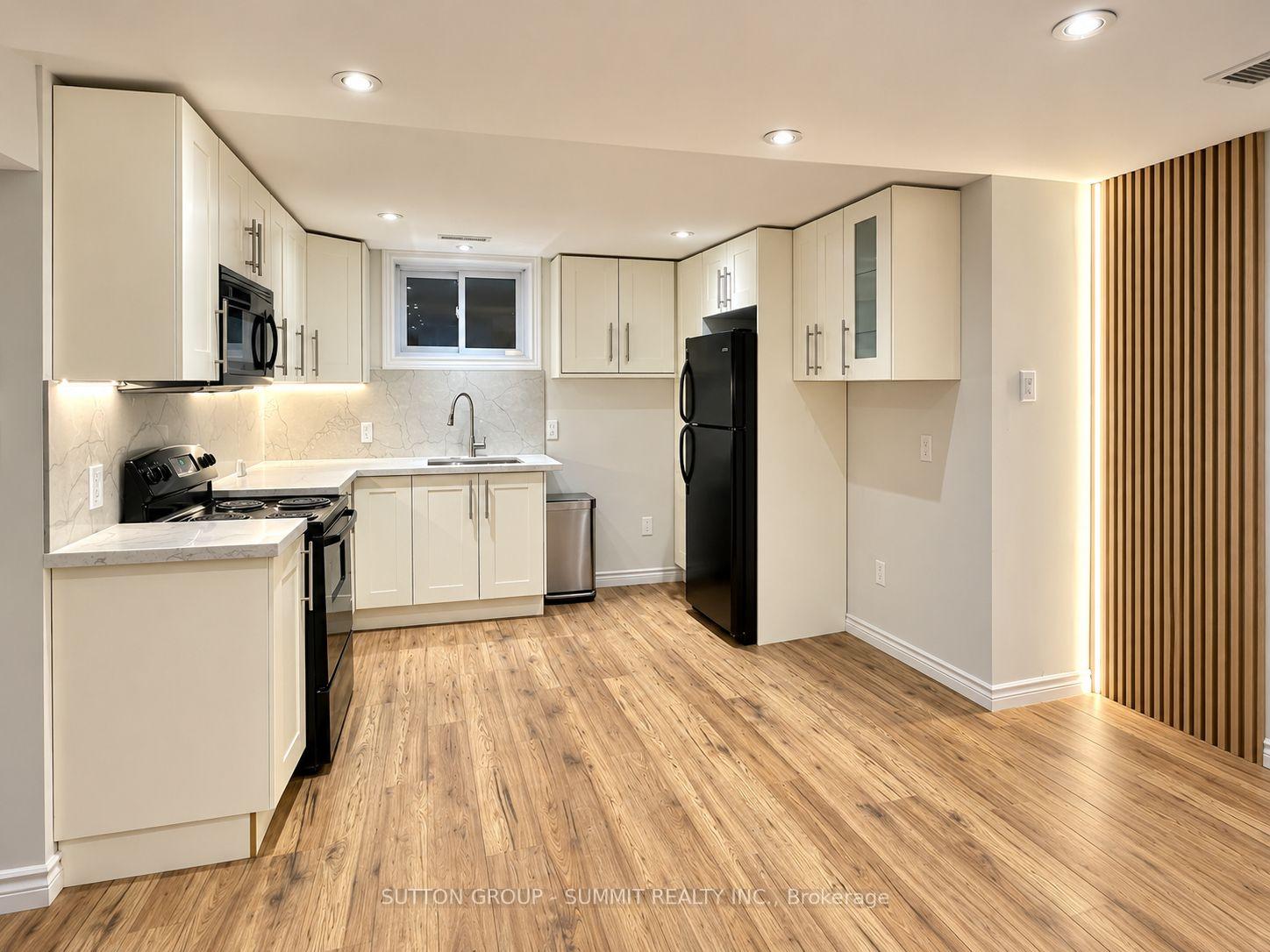 Photo 17 of 9 Grenadier Drive, Hamilton, Huntington — HOMEH
