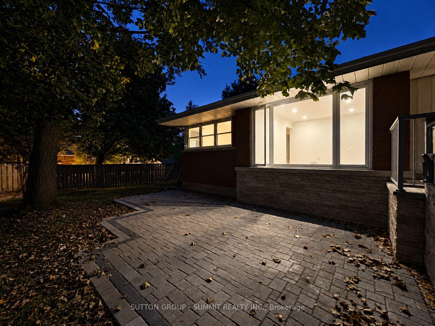 Photo 24 of 9 Grenadier Drive, Hamilton, Huntington — HOMEH