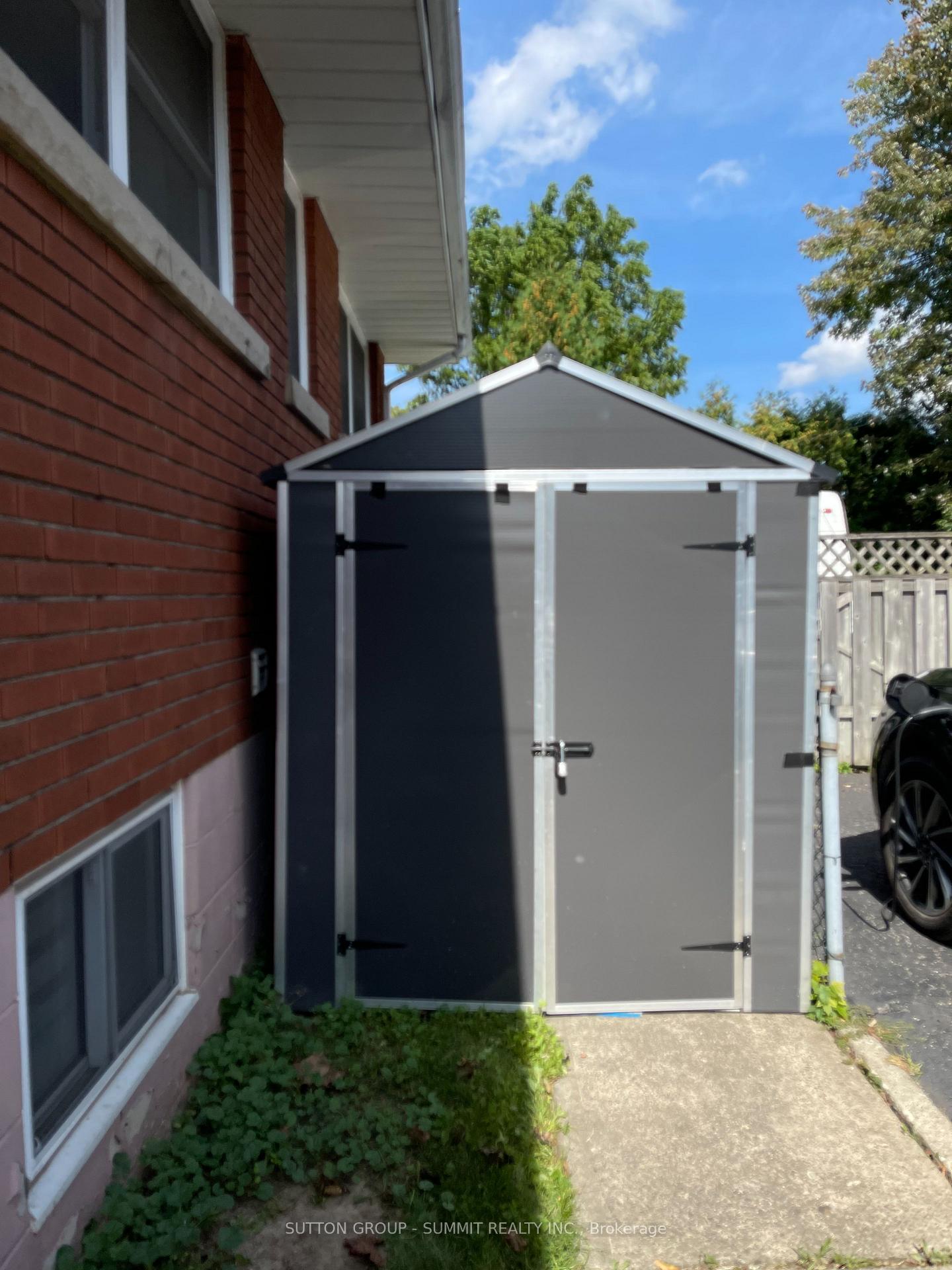 Photo 25 of 9 Grenadier Drive, Hamilton, Huntington — HOMEH
