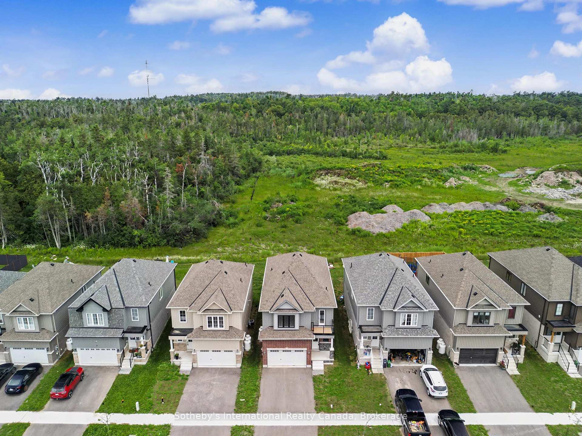 Photo 4 of 12 Hillcroft Way, Kawartha Lakes, Bobcaygeon — HOMEH