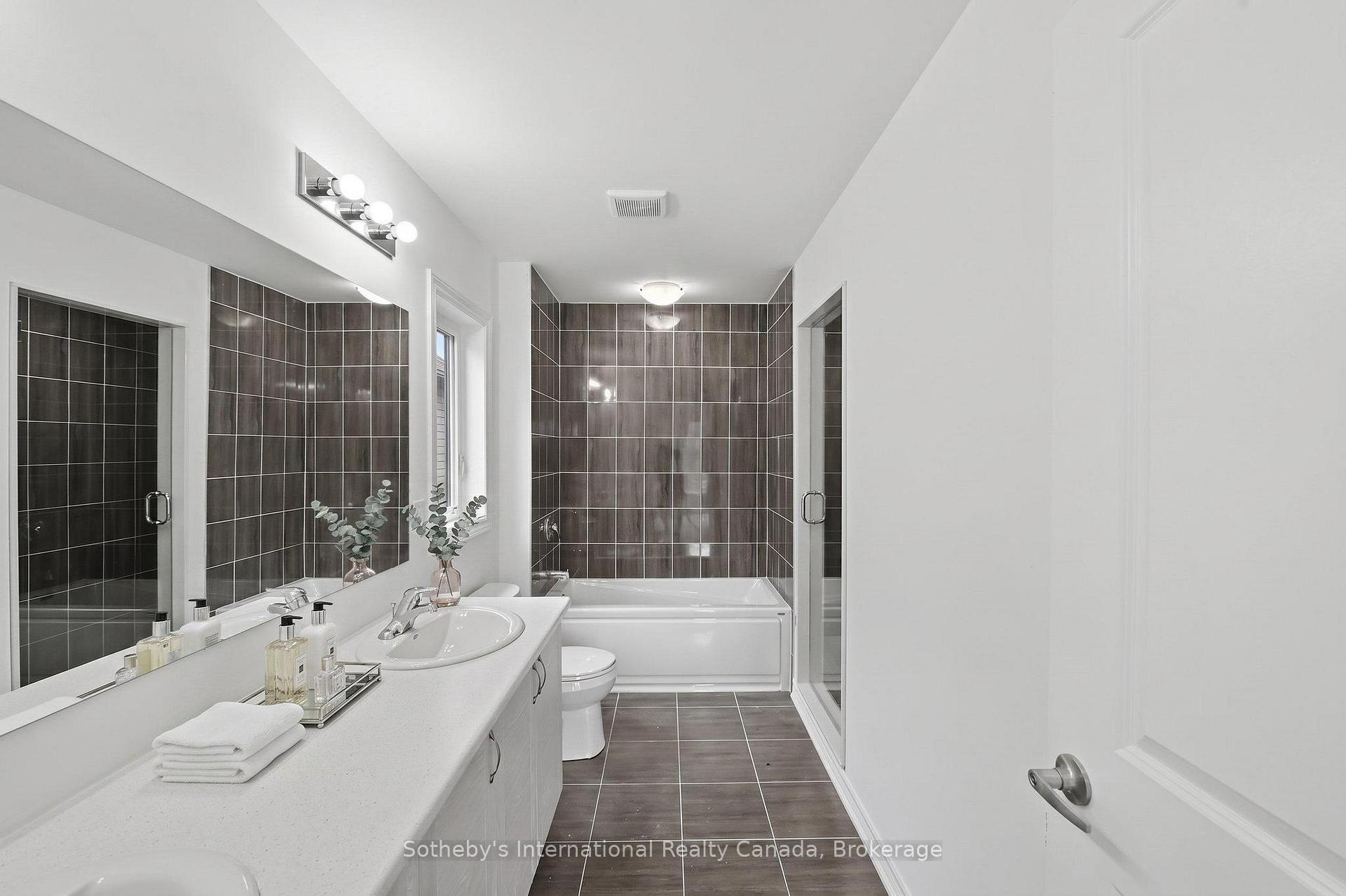 Photo 26 of 12 Hillcroft Way, Kawartha Lakes, Bobcaygeon — HOMEH