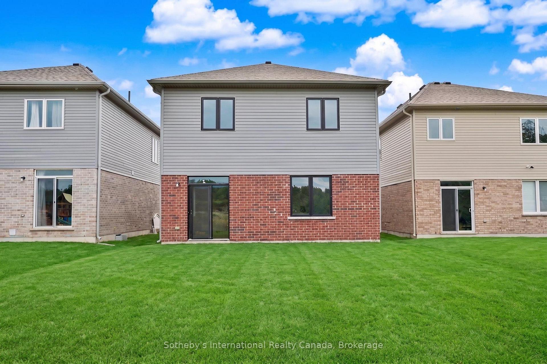 Photo 44 of 12 Hillcroft Way, Kawartha Lakes, Bobcaygeon — HOMEH