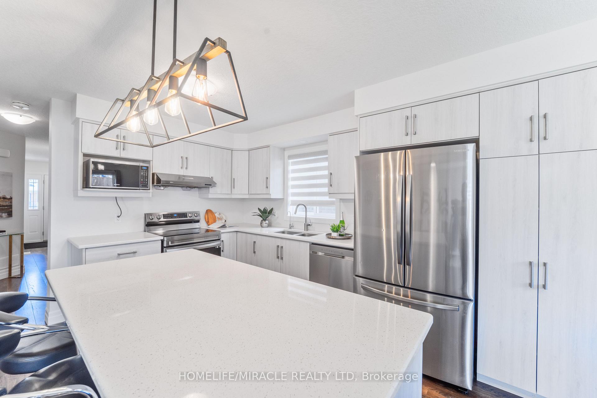 Photo 6 of 53 Robertson Drive, Stratford — HOMEH