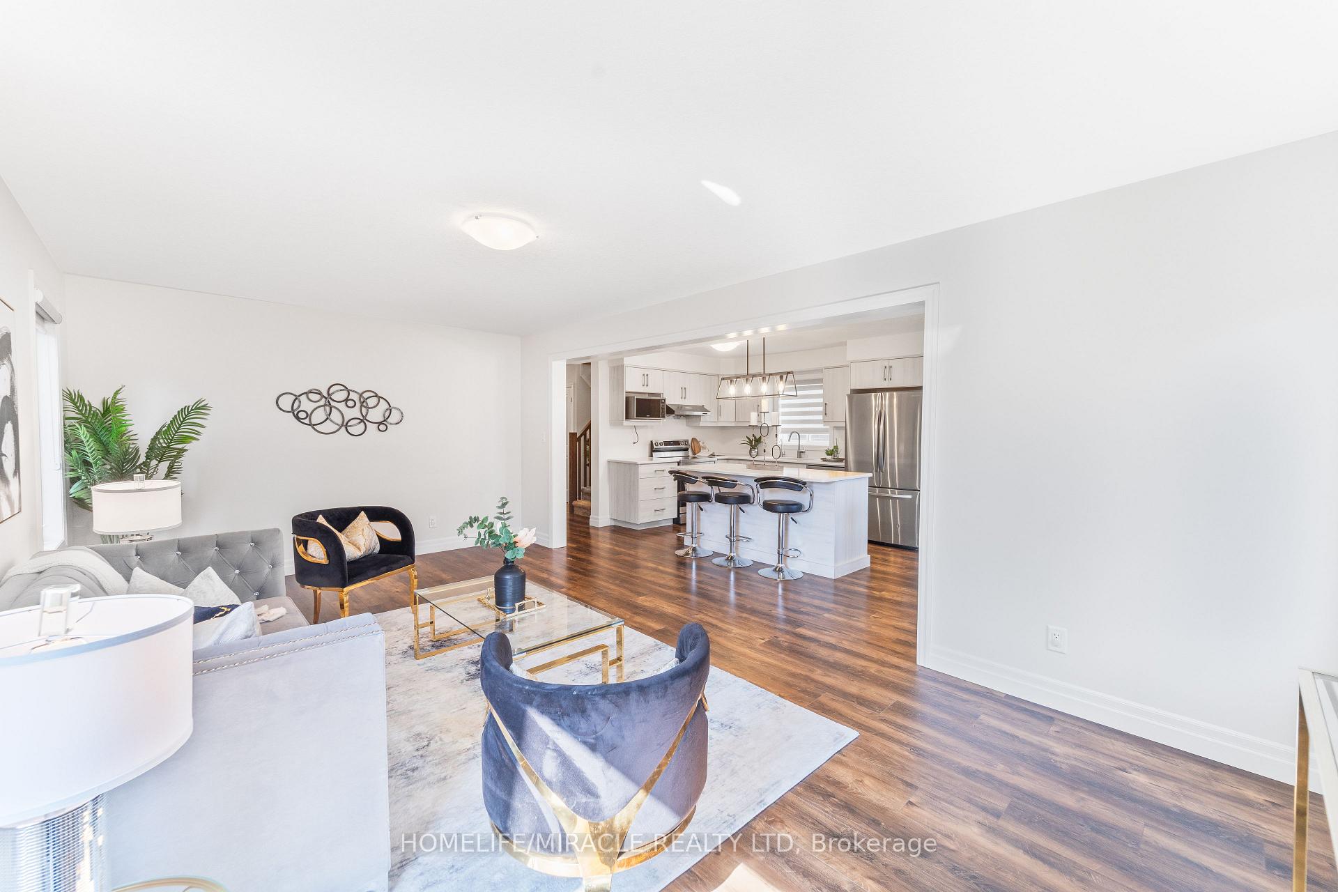 Photo 10 of 53 Robertson Drive, Stratford — HOMEH