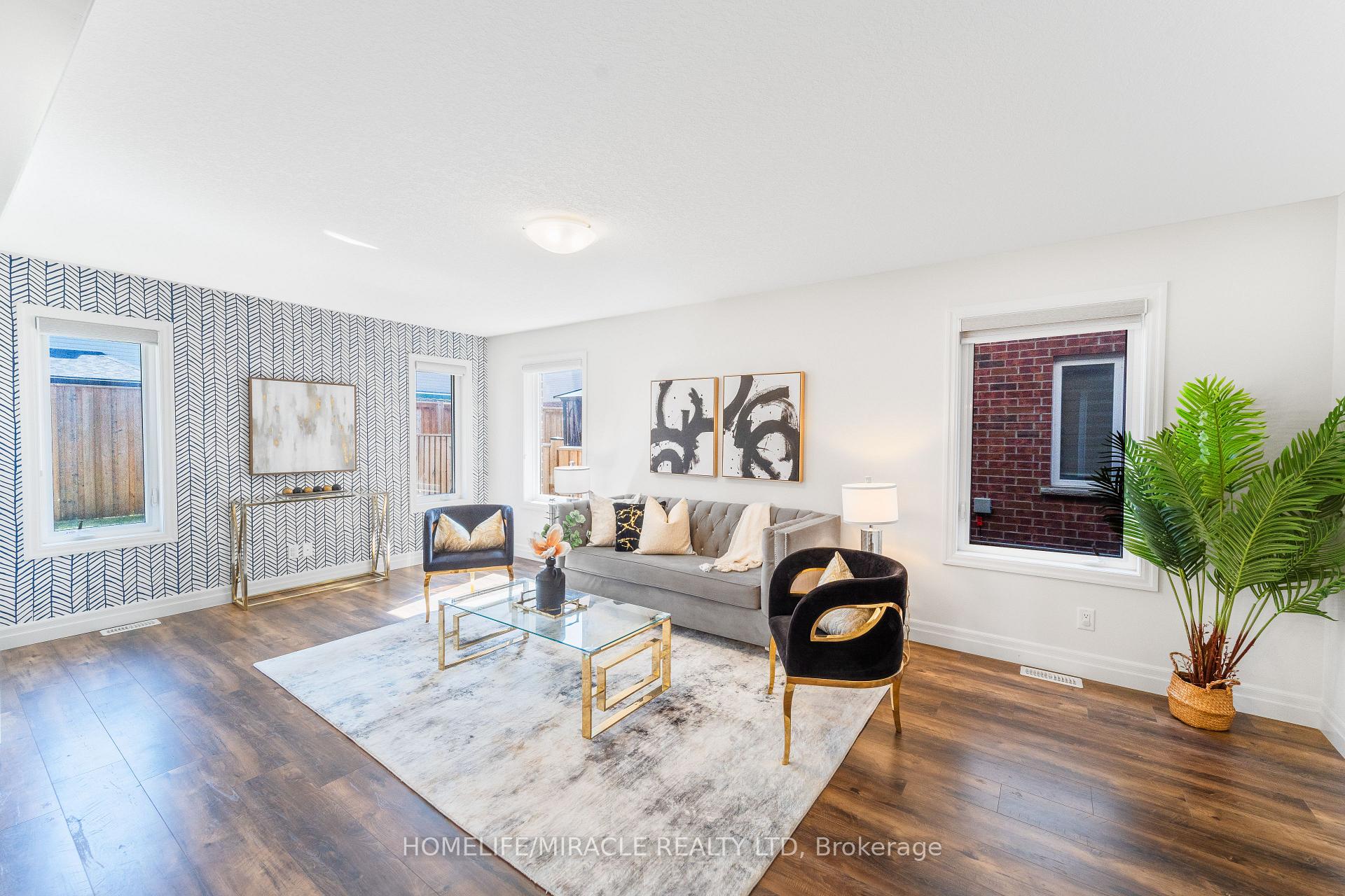 Photo 11 of 53 Robertson Drive, Stratford — HOMEH