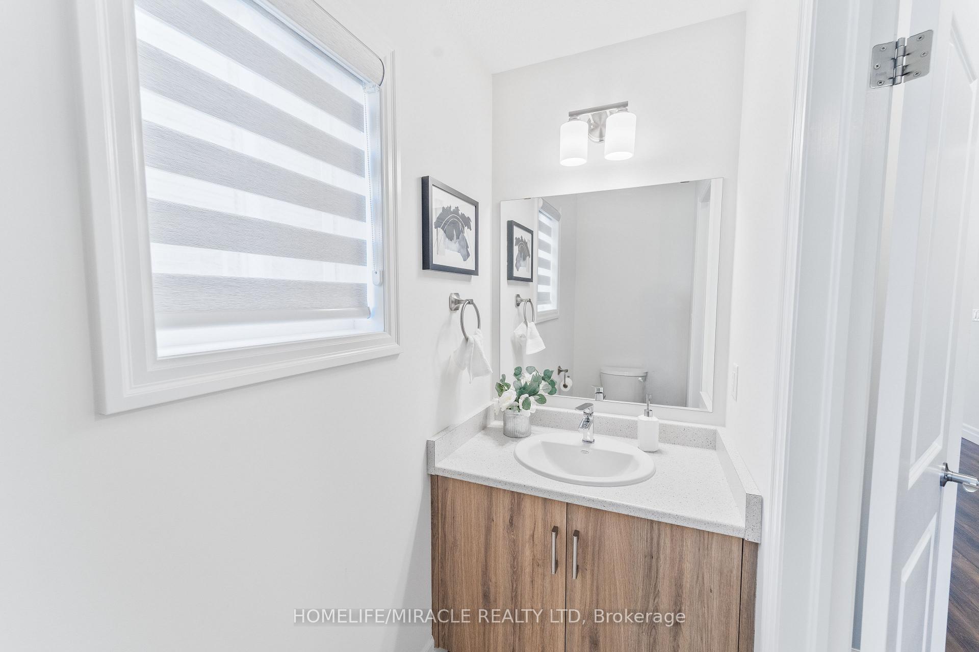 Photo 13 of 53 Robertson Drive, Stratford — HOMEH