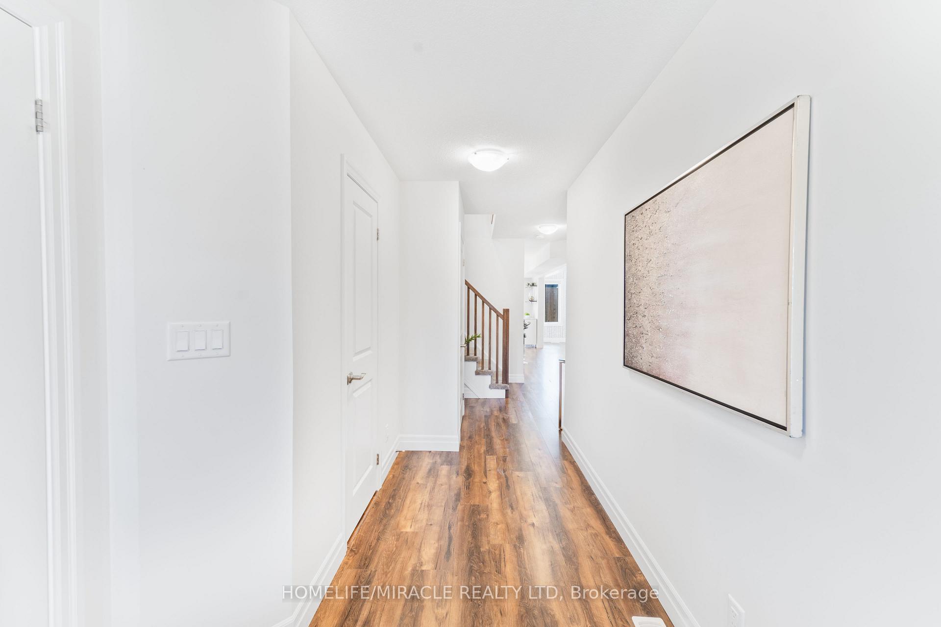 Photo 17 of 53 Robertson Drive, Stratford — HOMEH
