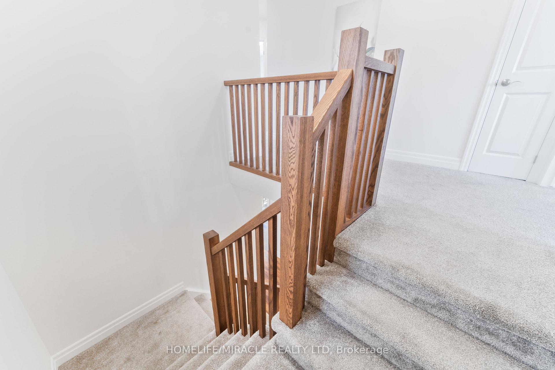 Photo 16 of 53 Robertson Drive, Stratford — HOMEH