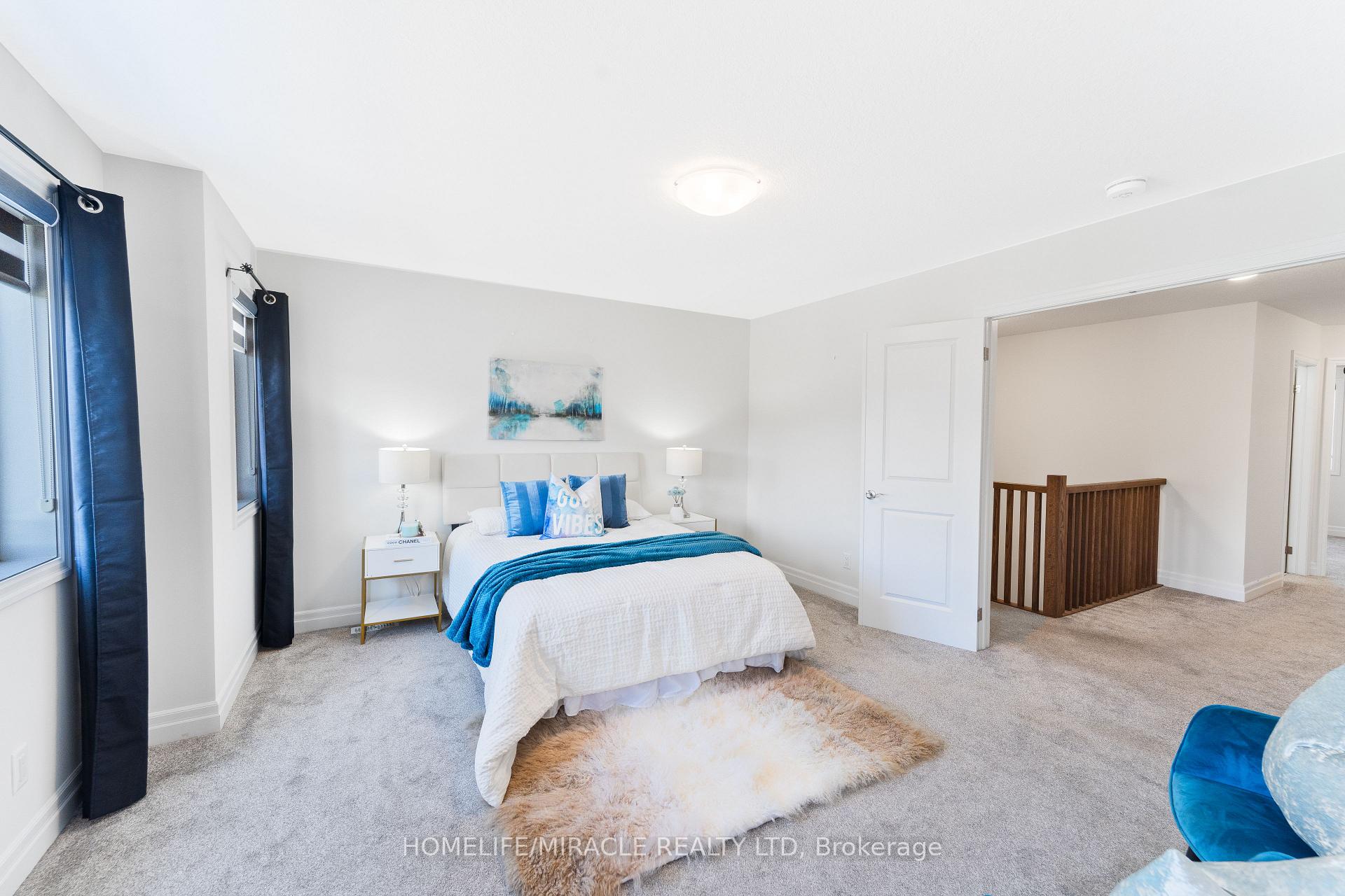 Photo 23 of 53 Robertson Drive, Stratford — HOMEH