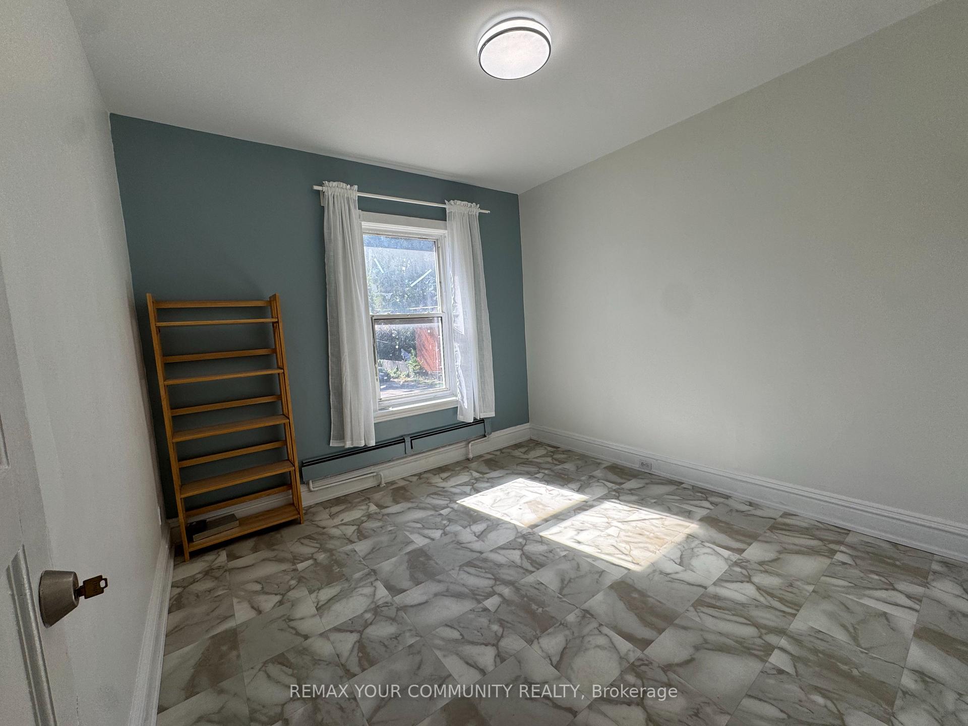 Photo 3 of Unit #3, 358 Main Street W, Hamilton, Strathcona — HOMEH