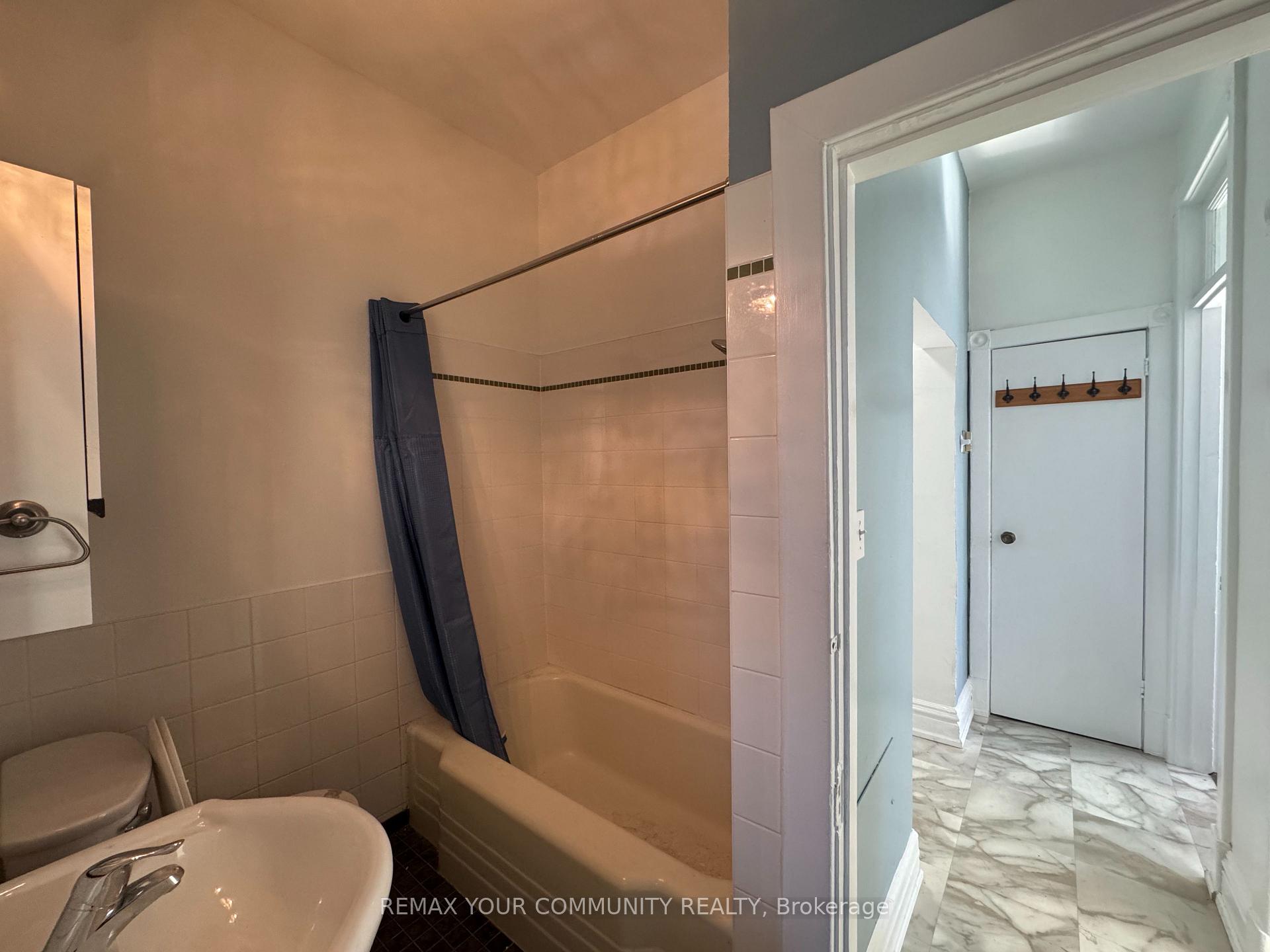 Photo 14 of Unit #3, 358 Main Street W, Hamilton, Strathcona — HOMEH