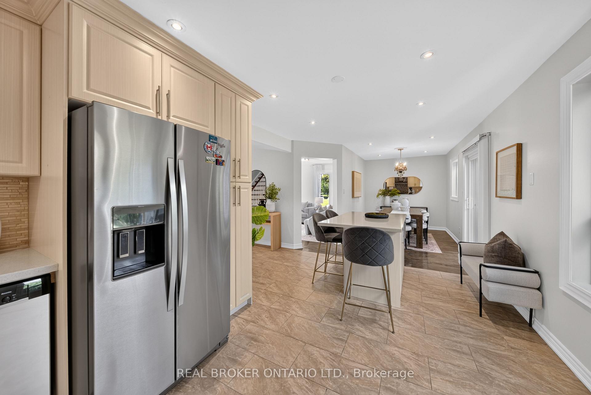 Photo 9 of 63 Eric Clarke Drive, Whitby, Rolling Acres — HOMEH