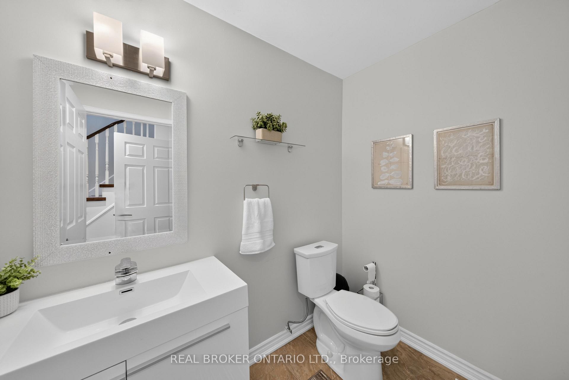 Photo 12 of 63 Eric Clarke Drive, Whitby, Rolling Acres — HOMEH