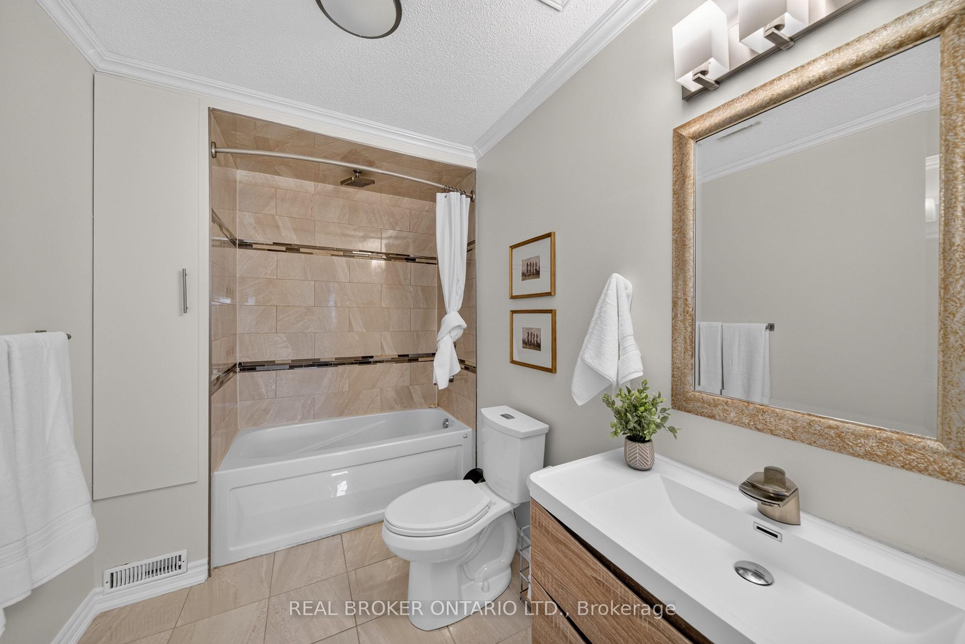 Photo 16 of 63 Eric Clarke Drive, Whitby, Rolling Acres — HOMEH