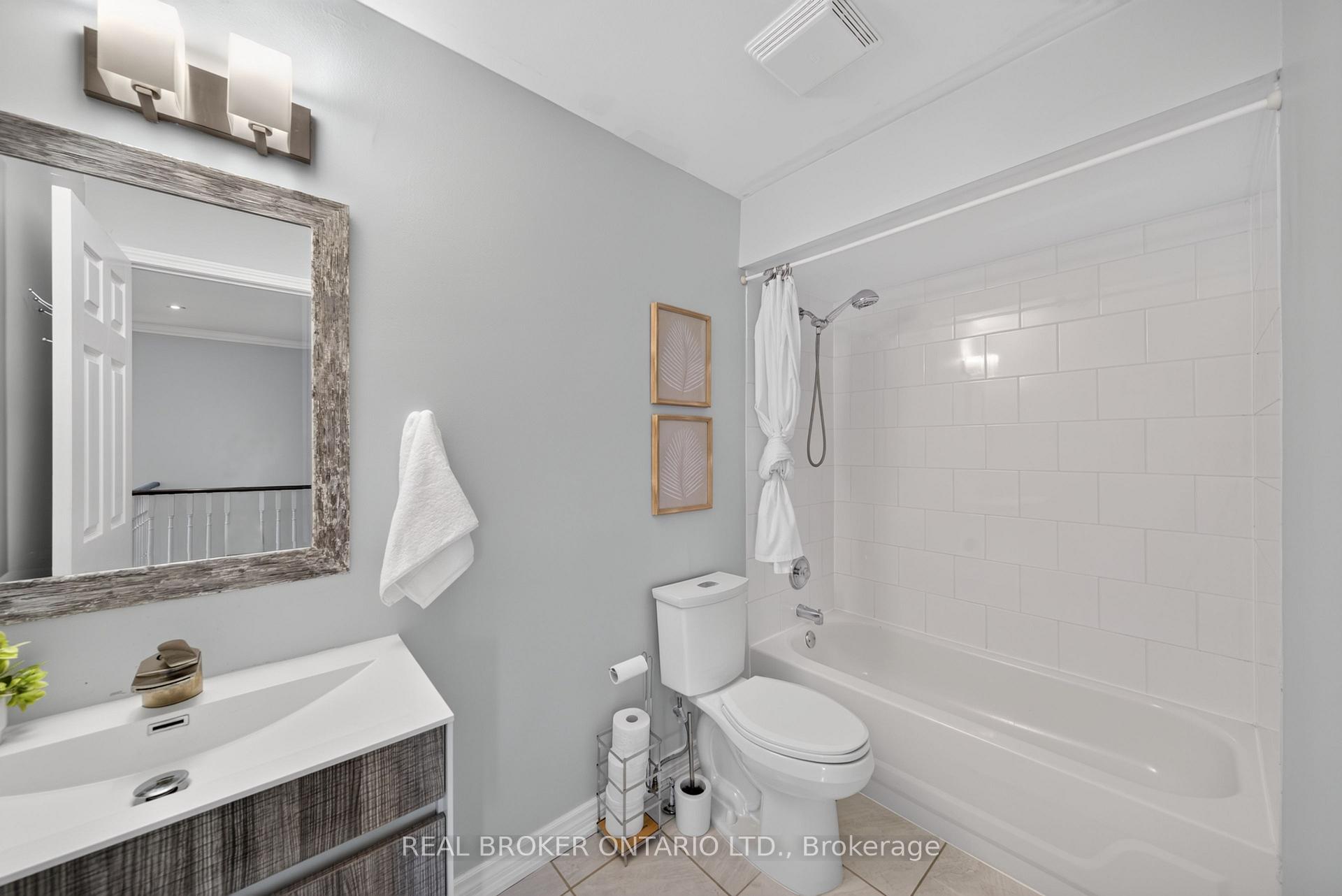Photo 20 of 63 Eric Clarke Drive, Whitby, Rolling Acres — HOMEH