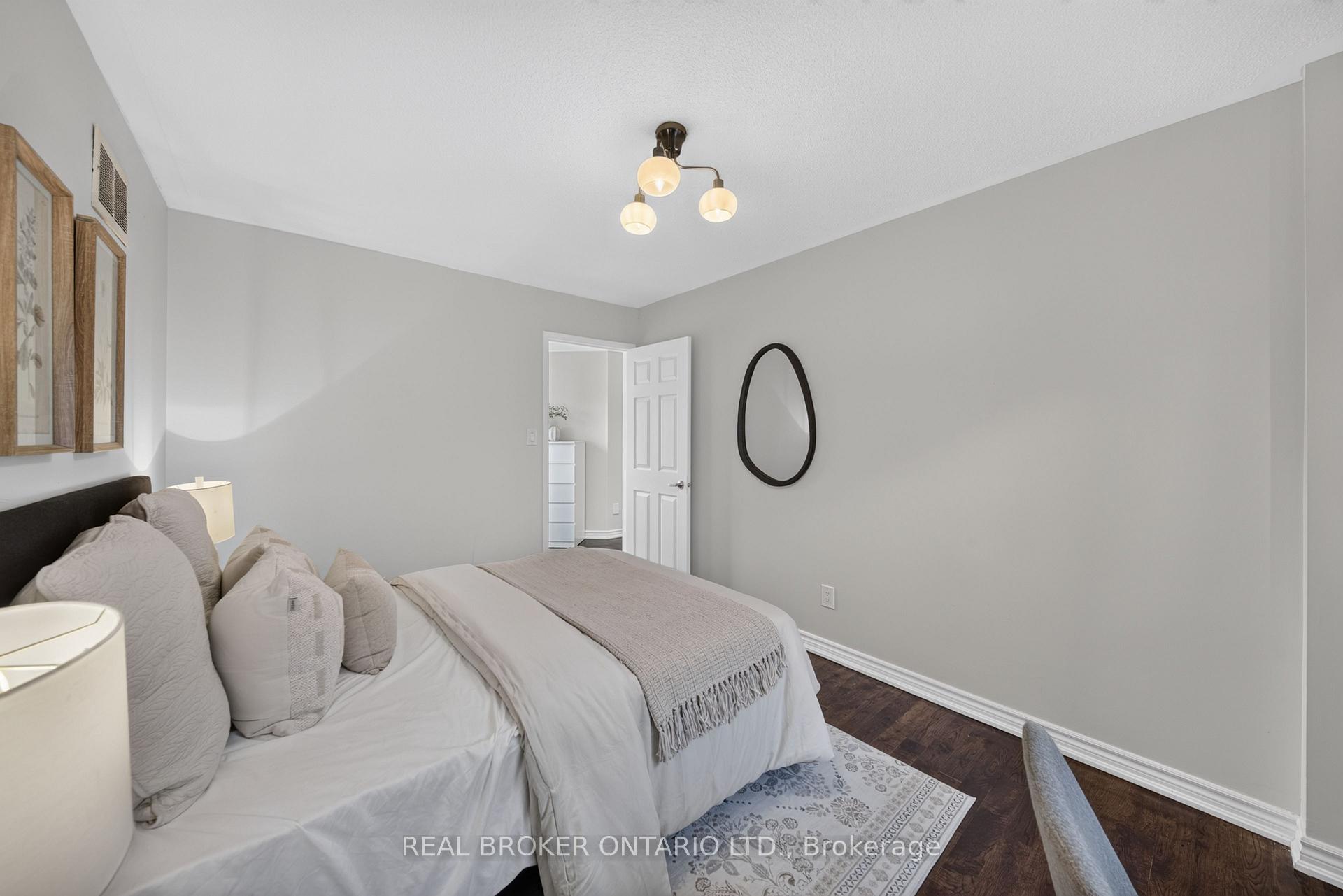 Photo 23 of 63 Eric Clarke Drive, Whitby, Rolling Acres — HOMEH