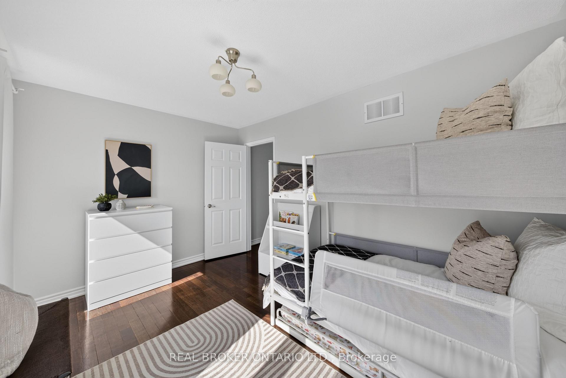 Photo 25 of 63 Eric Clarke Drive, Whitby, Rolling Acres — HOMEH
