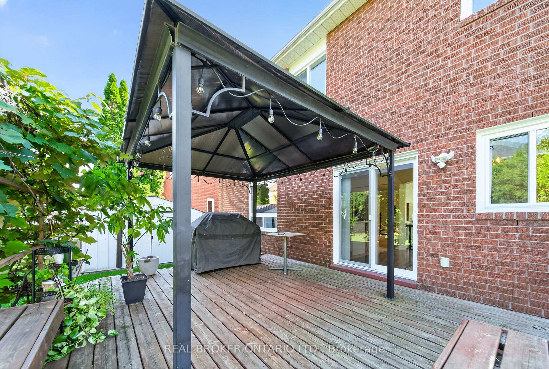 Photo 32 of 63 Eric Clarke Drive, Whitby, Rolling Acres — HOMEH